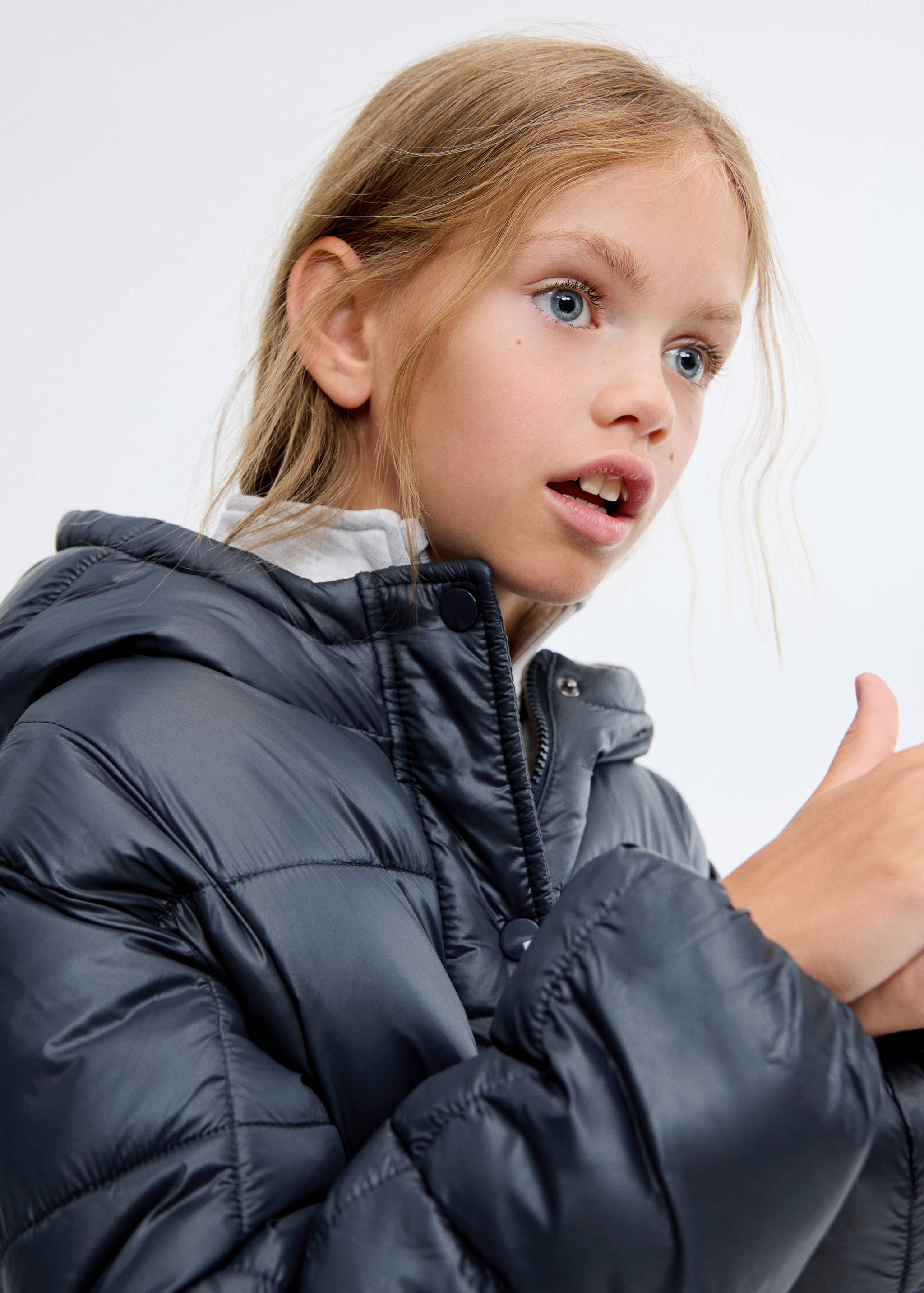 Two-tone hooded anorak - Details of the article 1