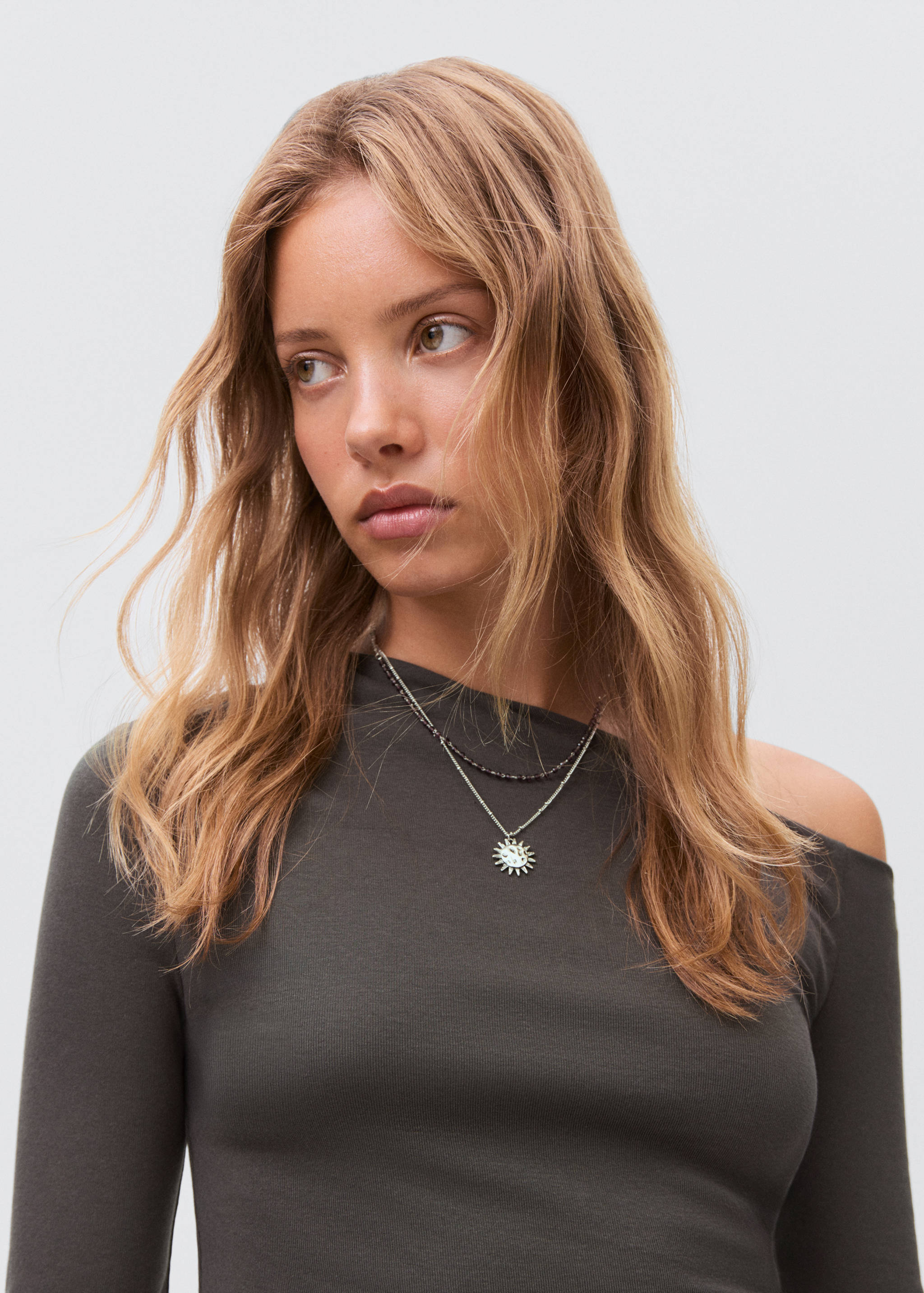 Asymmetric cotton T-shirt - Details of the article 1