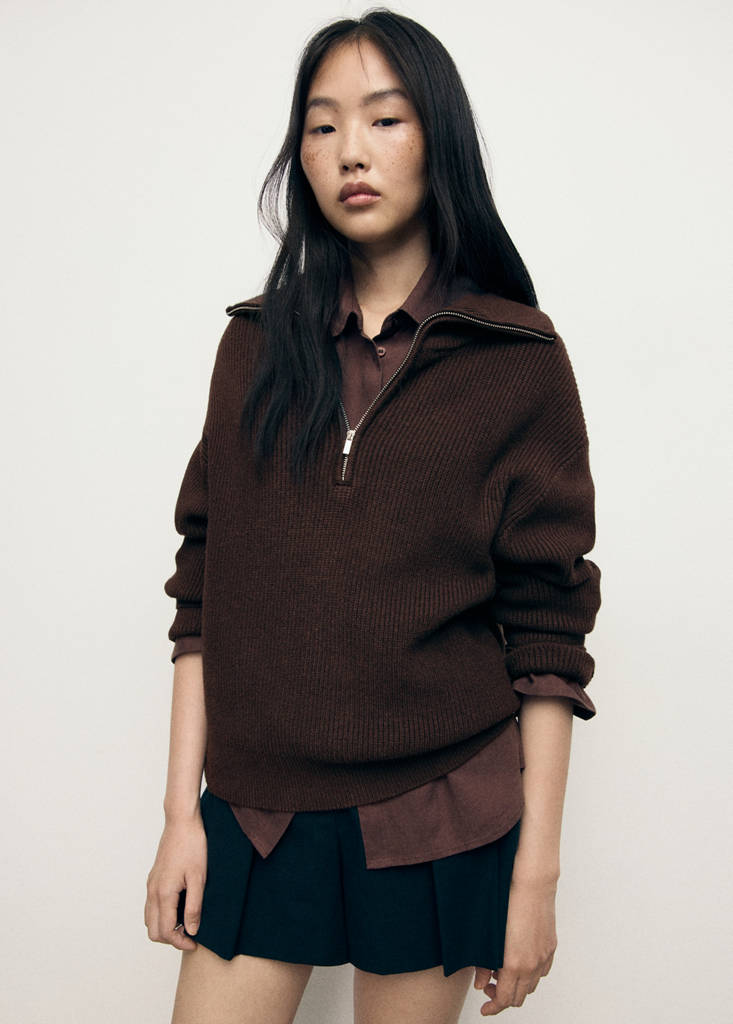 Sweater with contrasting zip collar — Chocolate