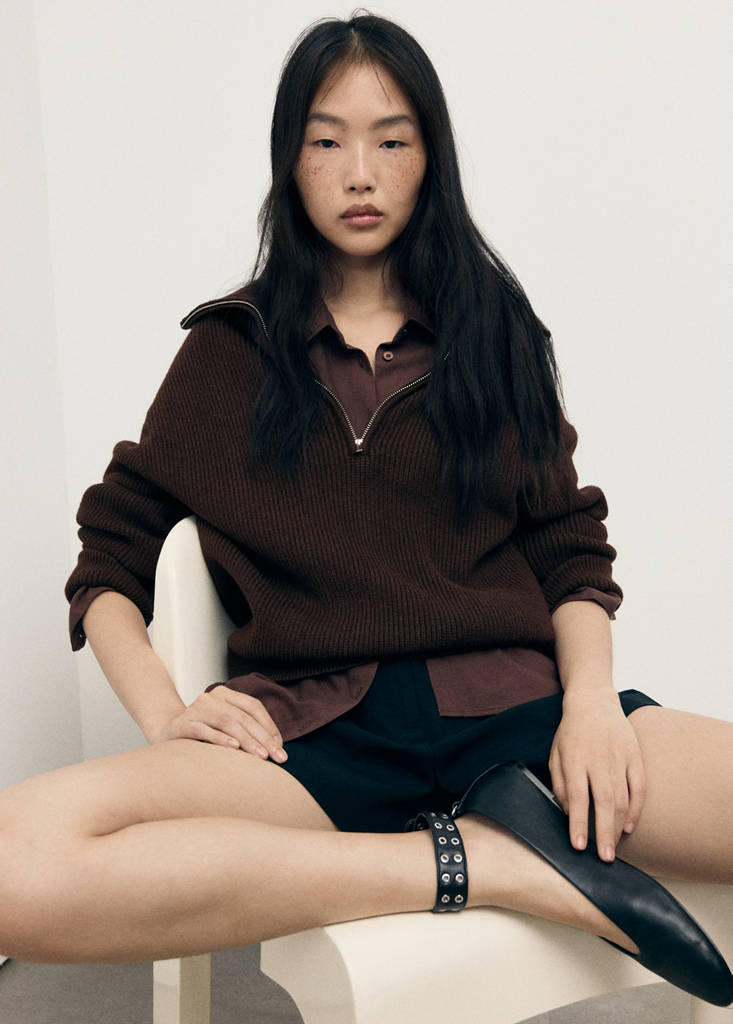 Sweater with contrasting zip collar — Chocolate