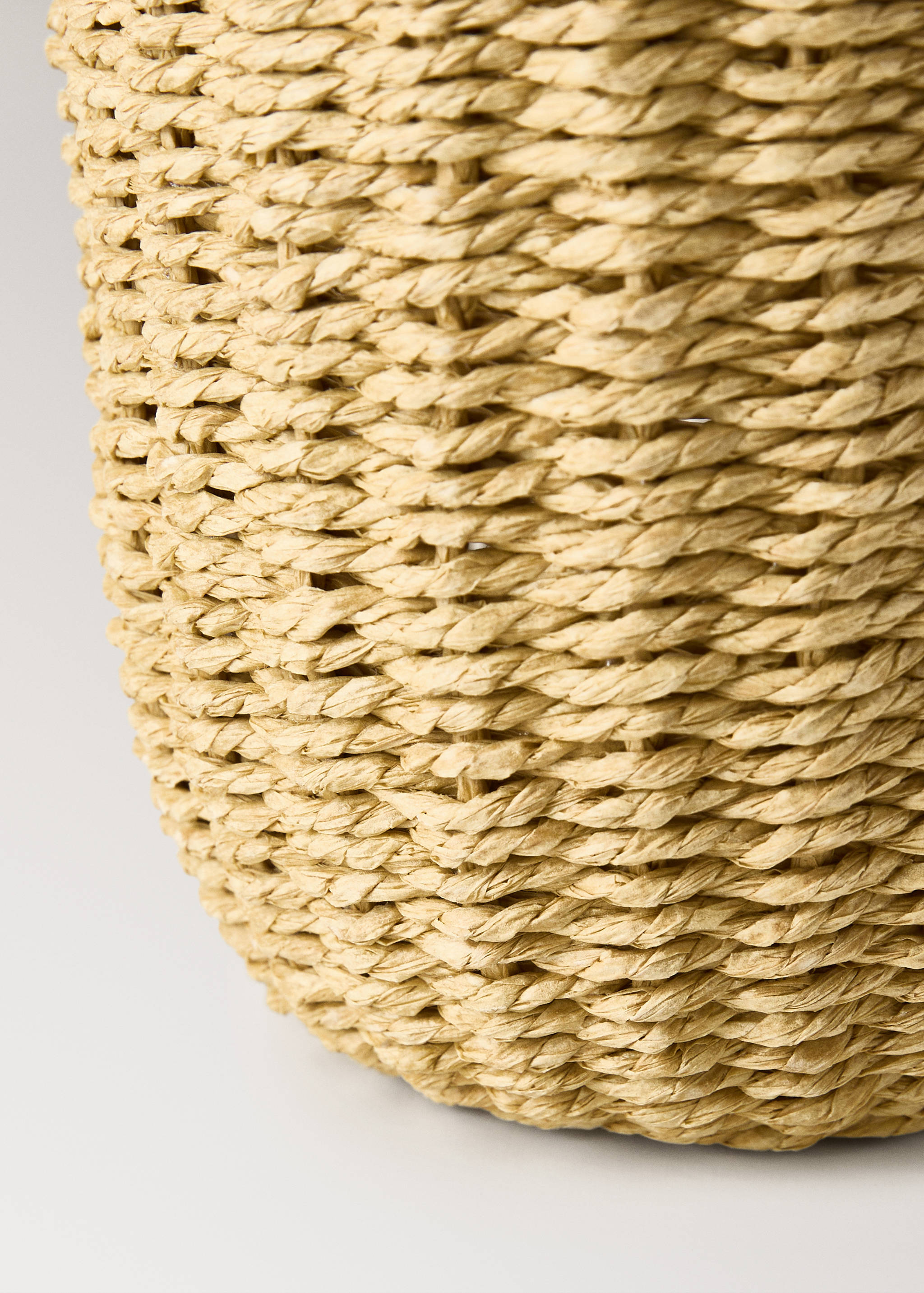 Children’s paper basket with acorn design - Details of the article 3