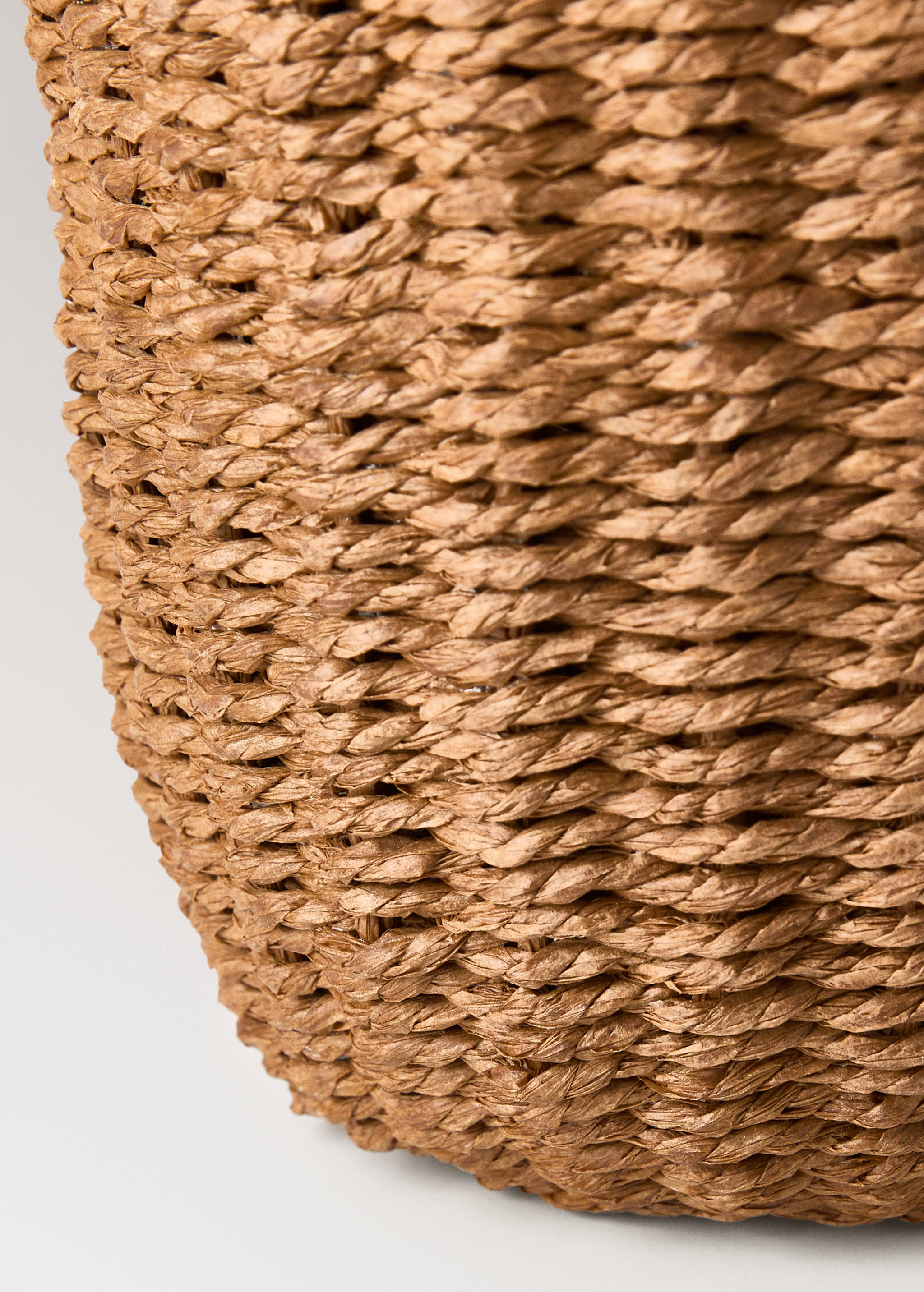 Children’s paper basket with acorn design - Details of the article 3