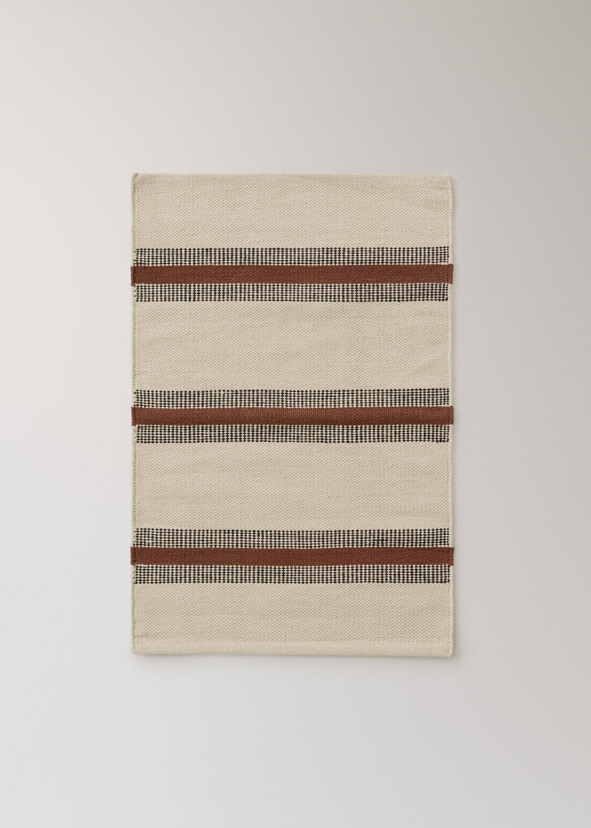 Бавовняний килим з смугастим дизайном - Товар без моделі