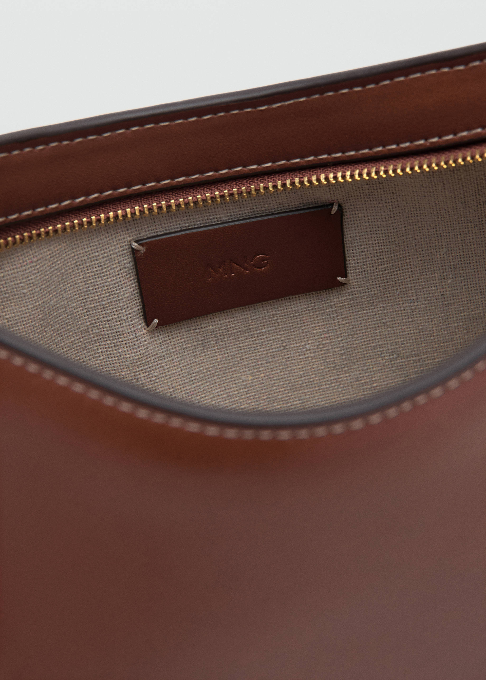 Oval shoulder bag - Details of the article 2