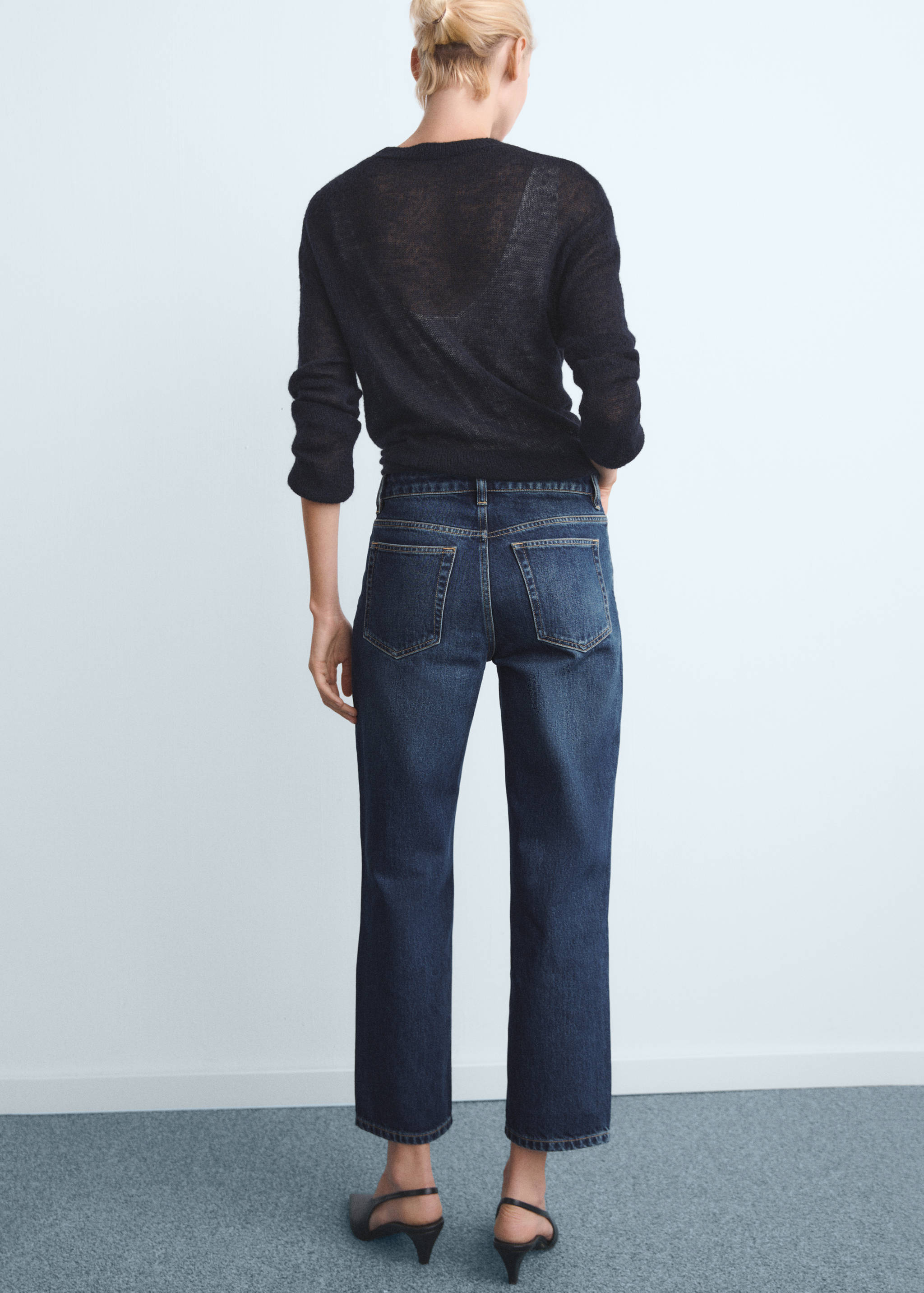 Mid-rise straight jeans - Reverse of the article