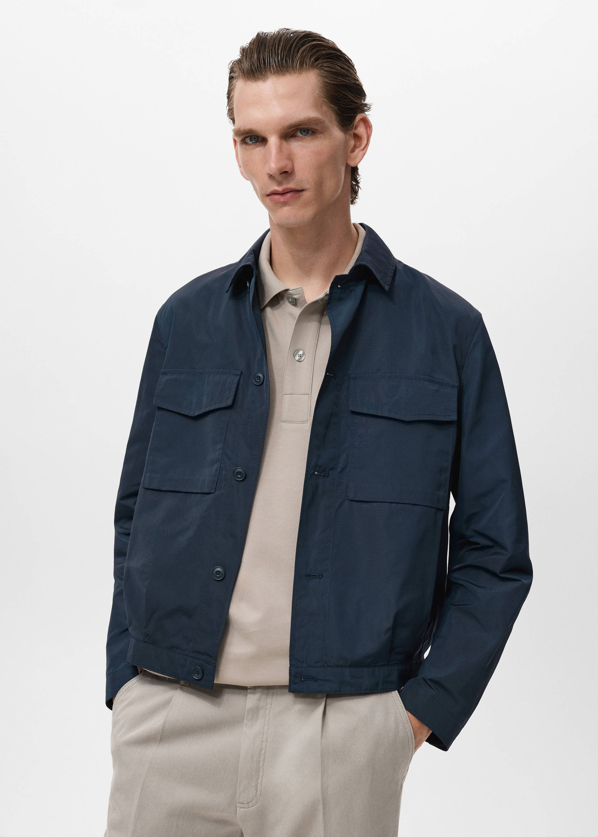 Water-repellent jacket with pockets - Medium plane