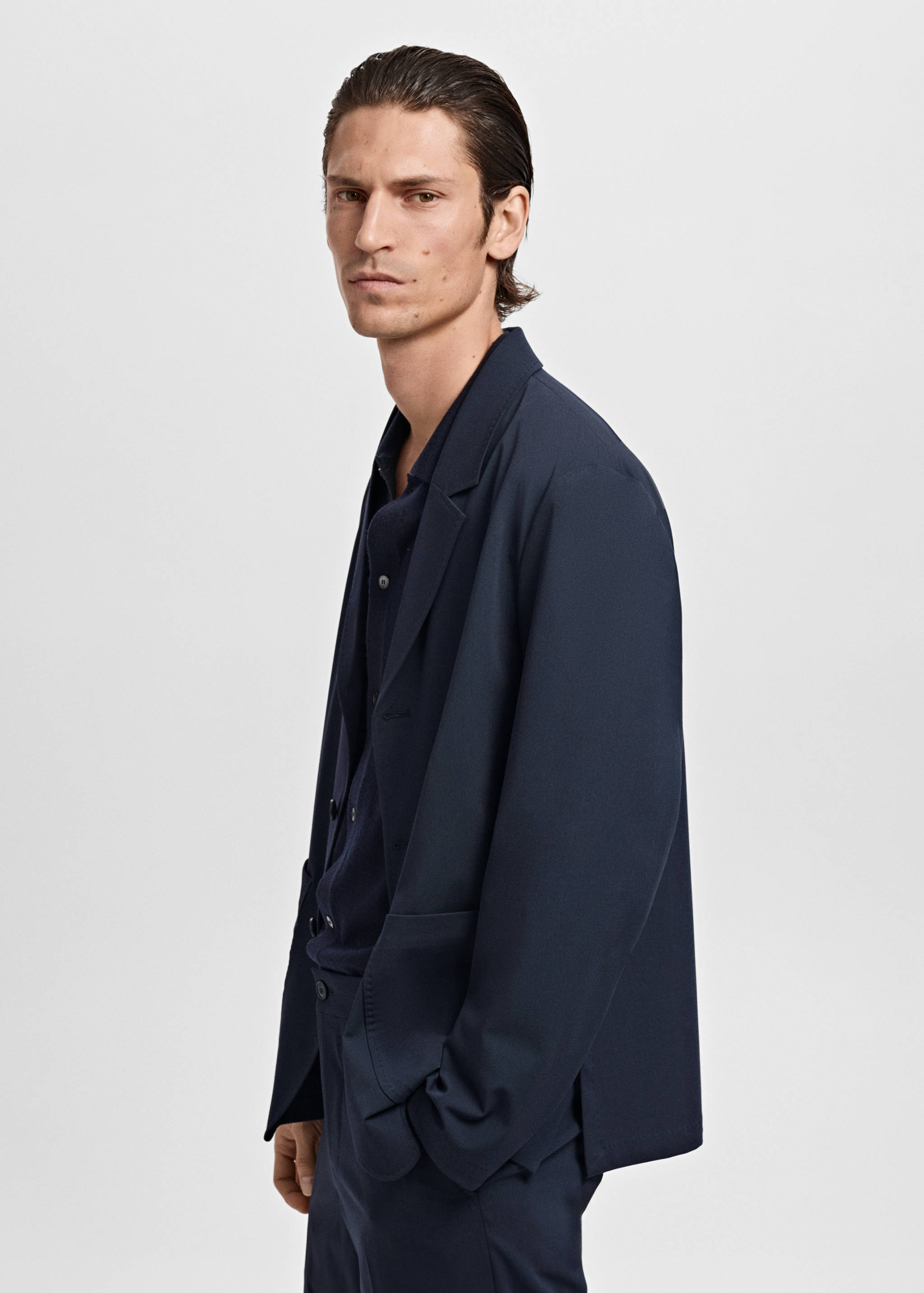 Slim-fit suit jacket with pockets - Details of the article 2