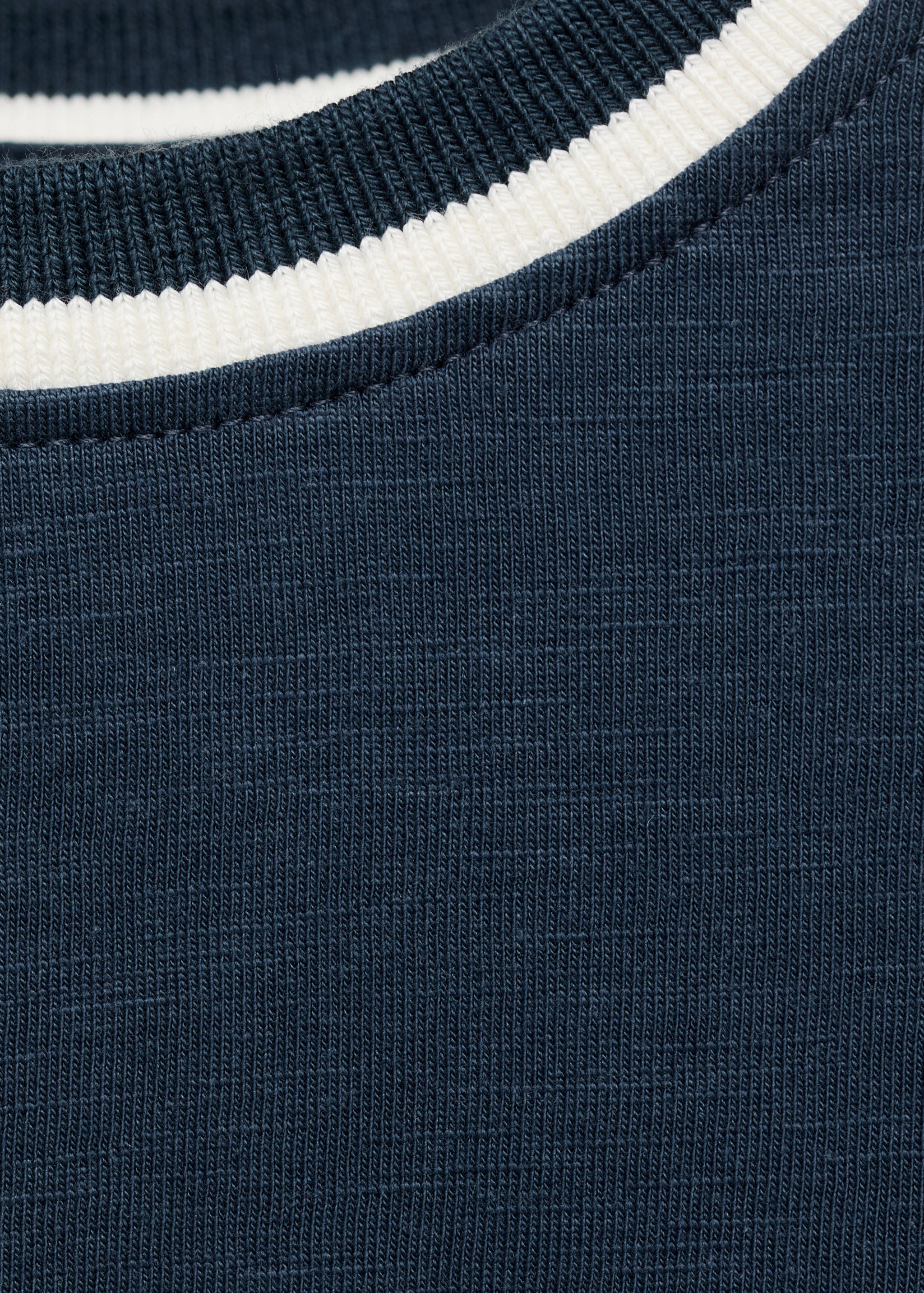 Camiseta cuello contraste - Detalle del artículo 8