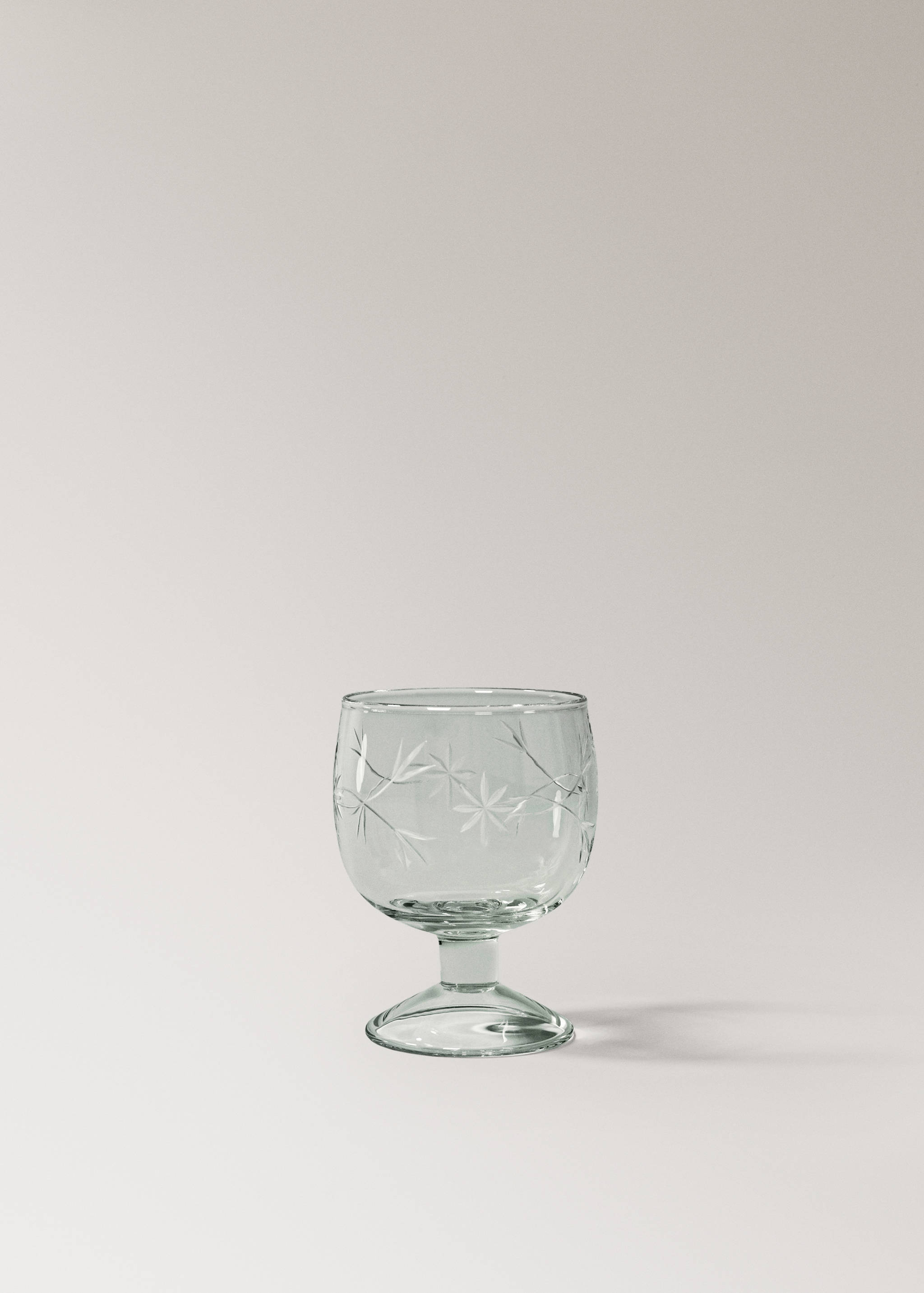 Geslepen en handgeblazen wijnglas - Artikel zonder model