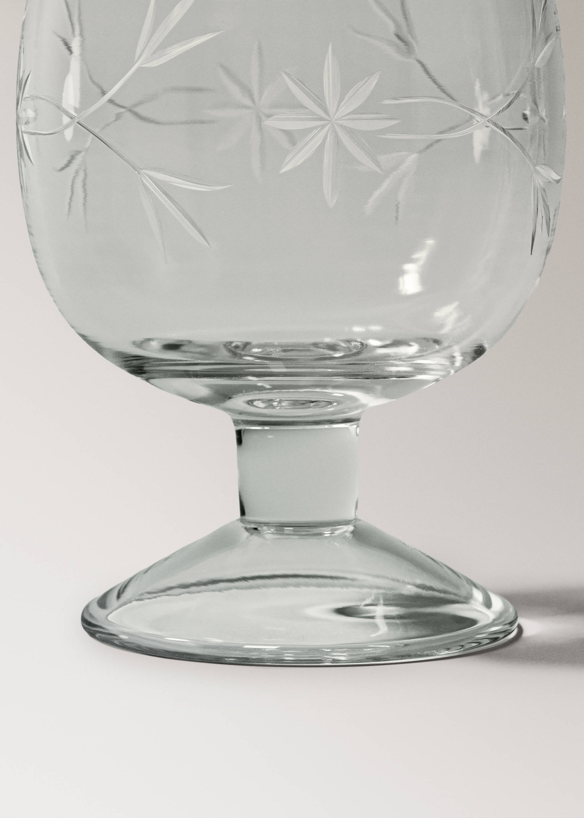 Geslepen en handgeblazen wijnglas - Detail van het artikel 1