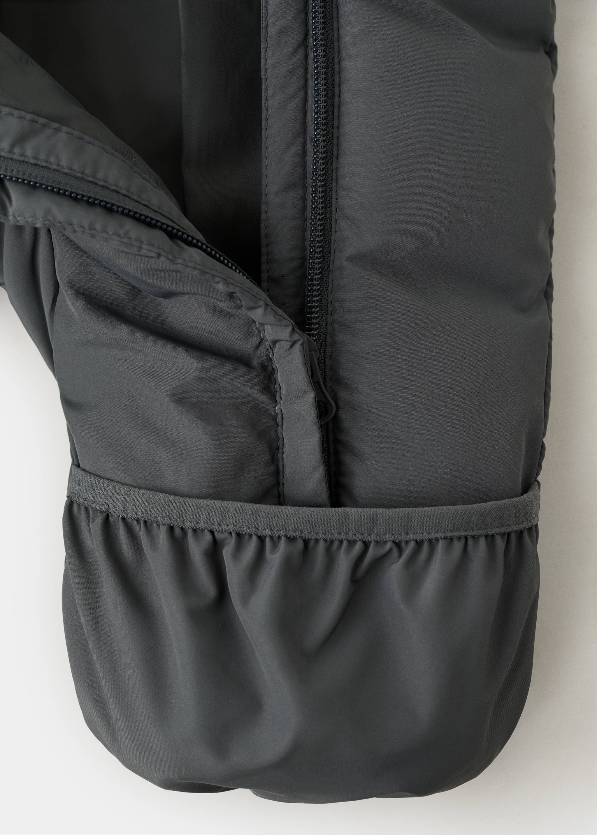 Quilted hoodie with fur hood - Details of the article 8, Charcoal. Ref: 17025788-00.