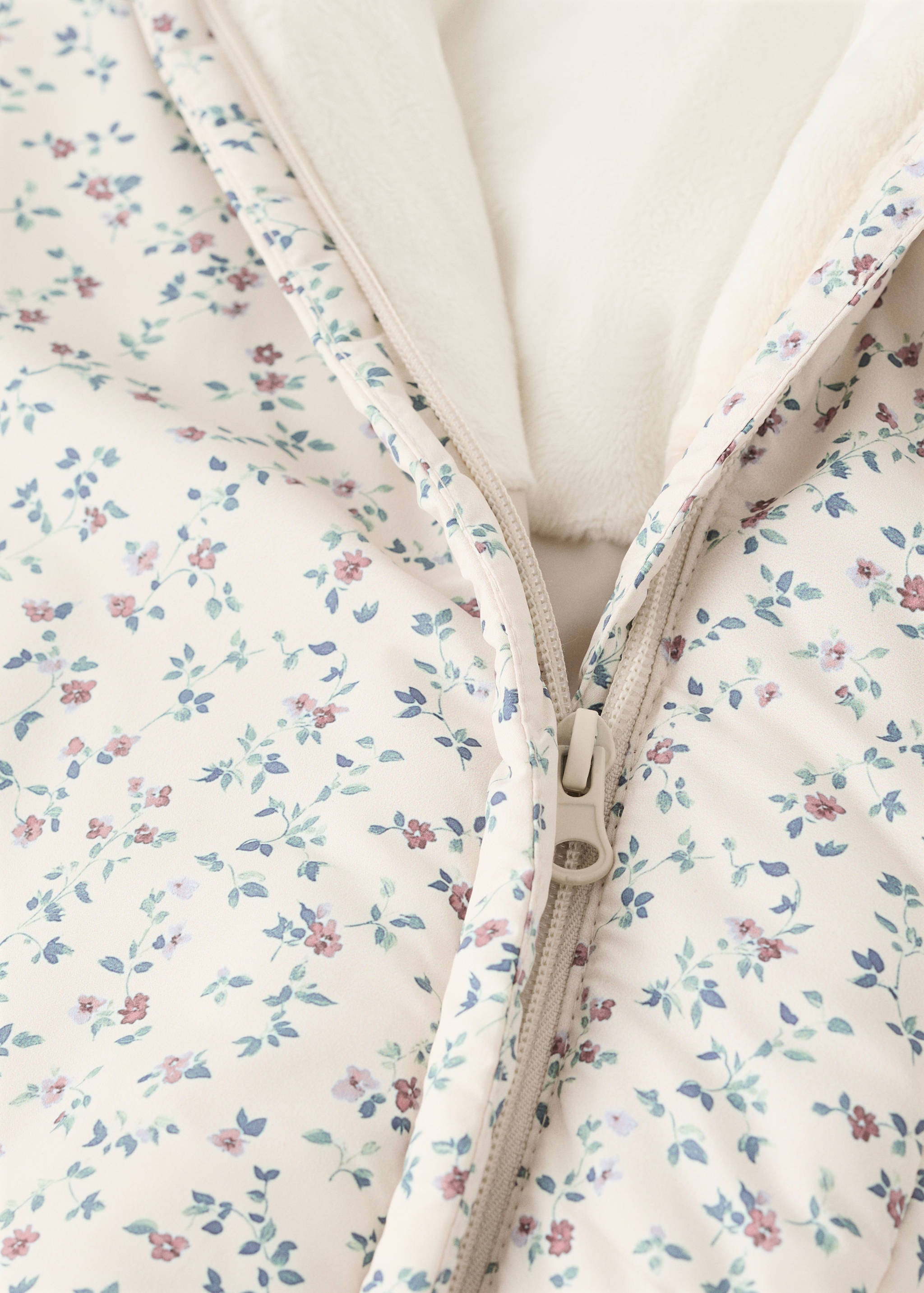 Virágmintás steppelt dzseki - A termék adatai 8