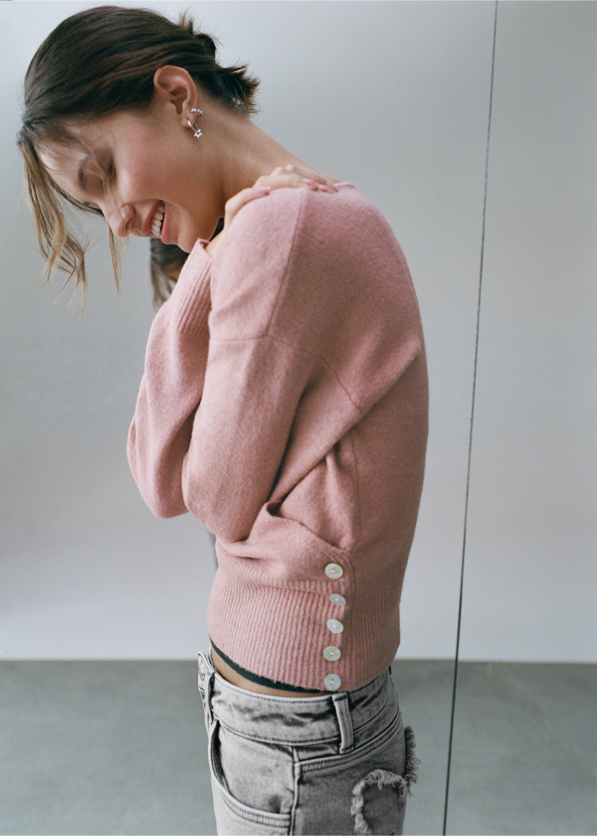 Double-breasted cardigan - Details of the article 3, Pastel Pink. Ref: 17025792-00.