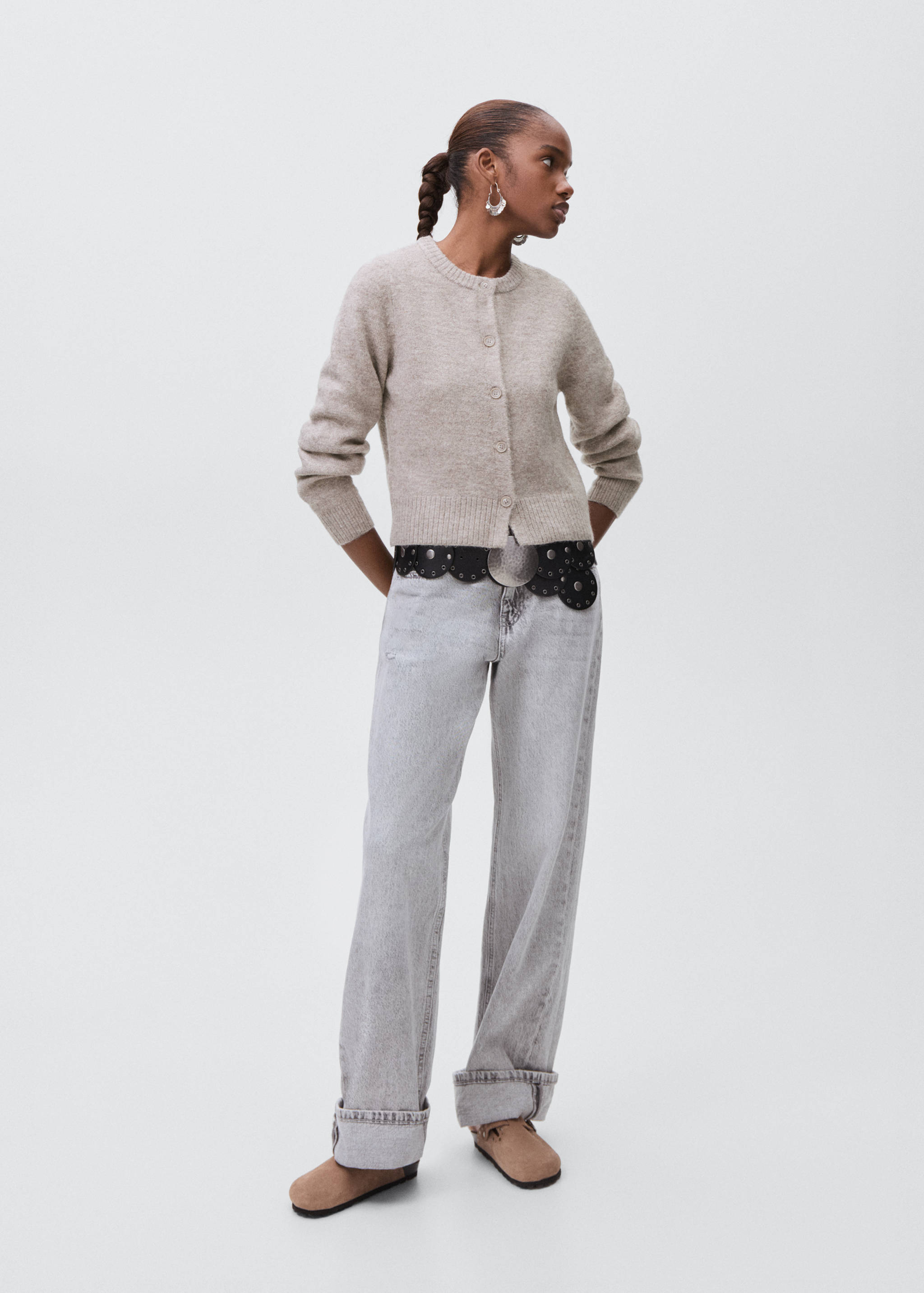 Knitted button cardigan - General plane