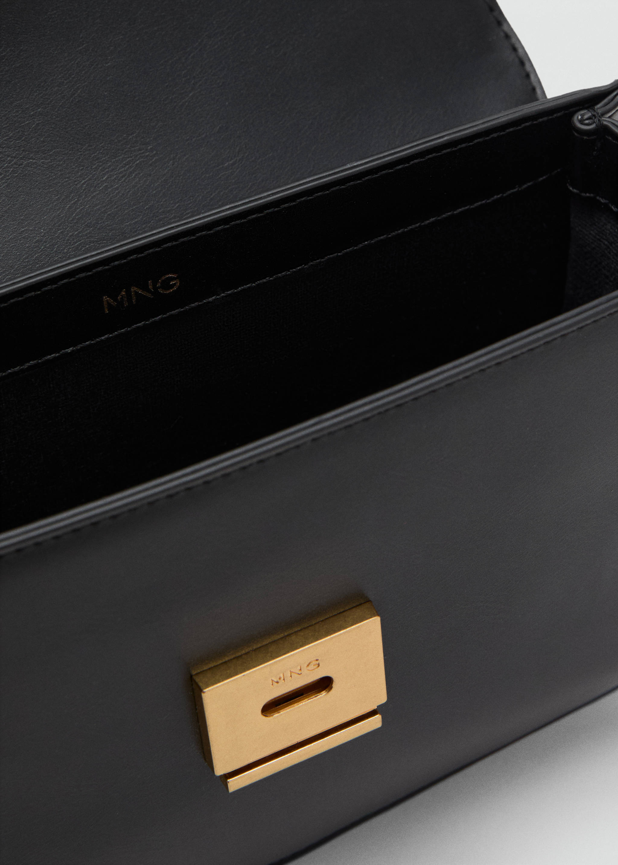 Crossbody bag with flap - Details of the article 2