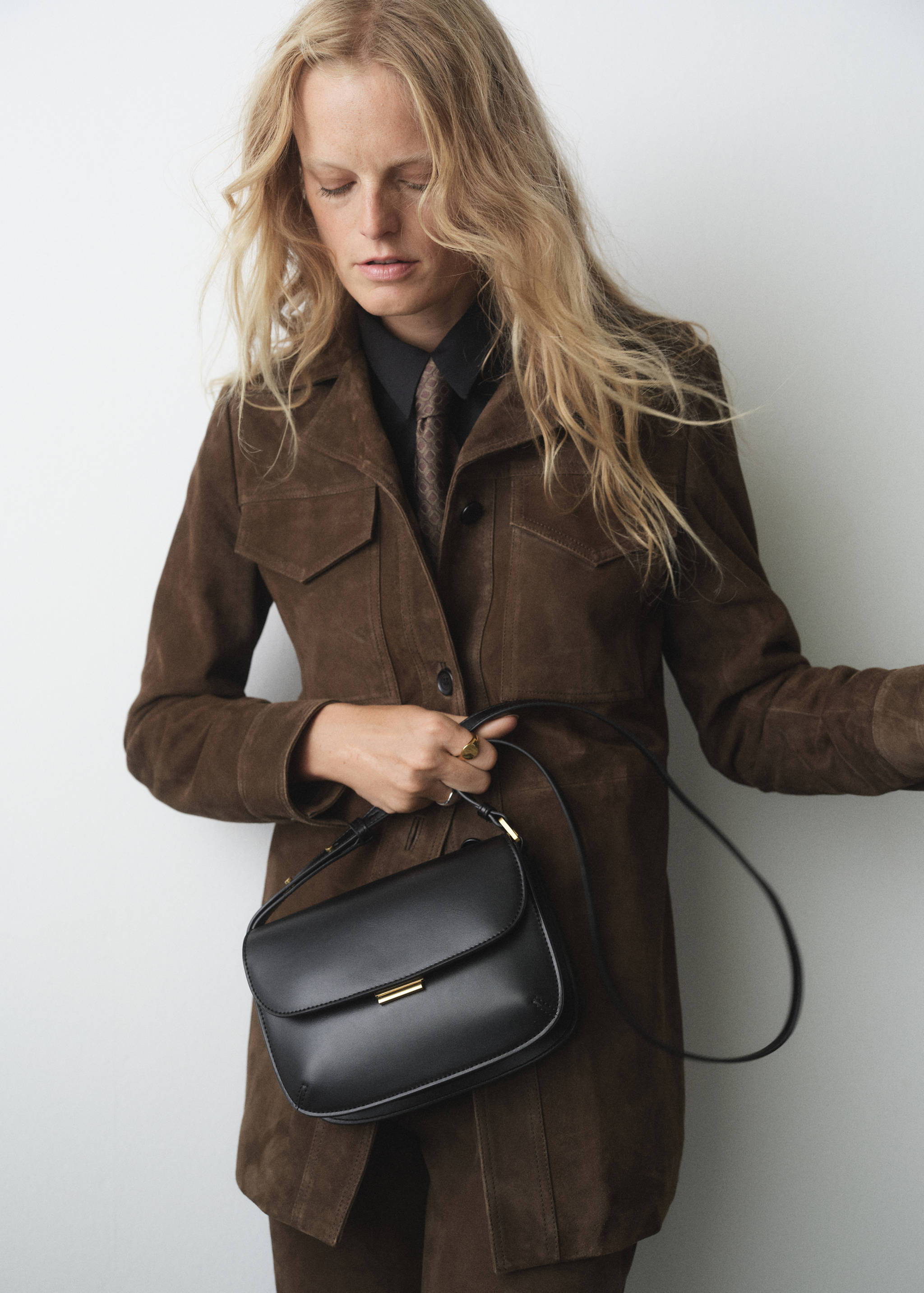 Crossbody bag with flap - Details of the article 9