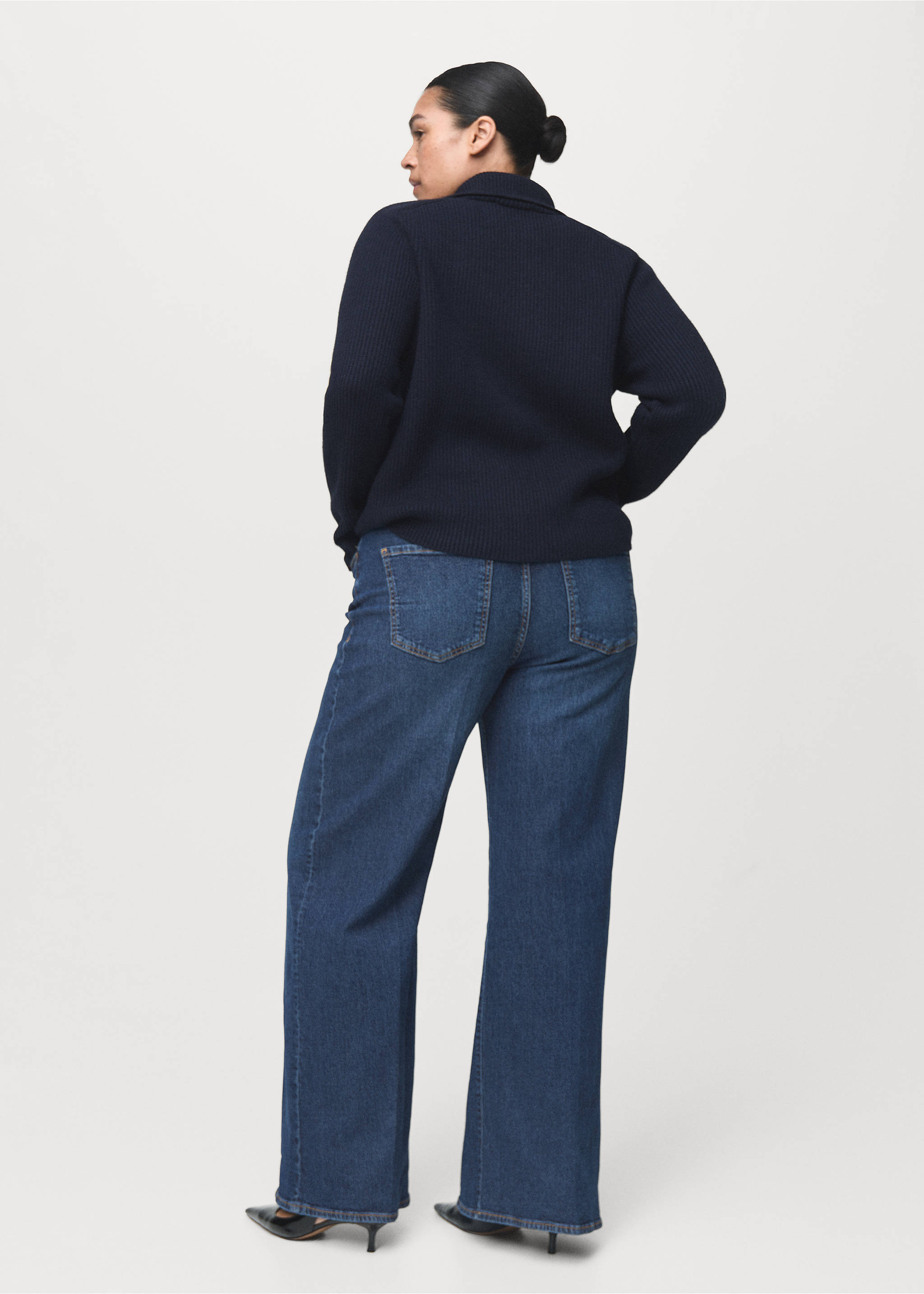 High-waisted wideleg jeans - Details of the article 4, Dark Blue. Ref: 17025800-00.