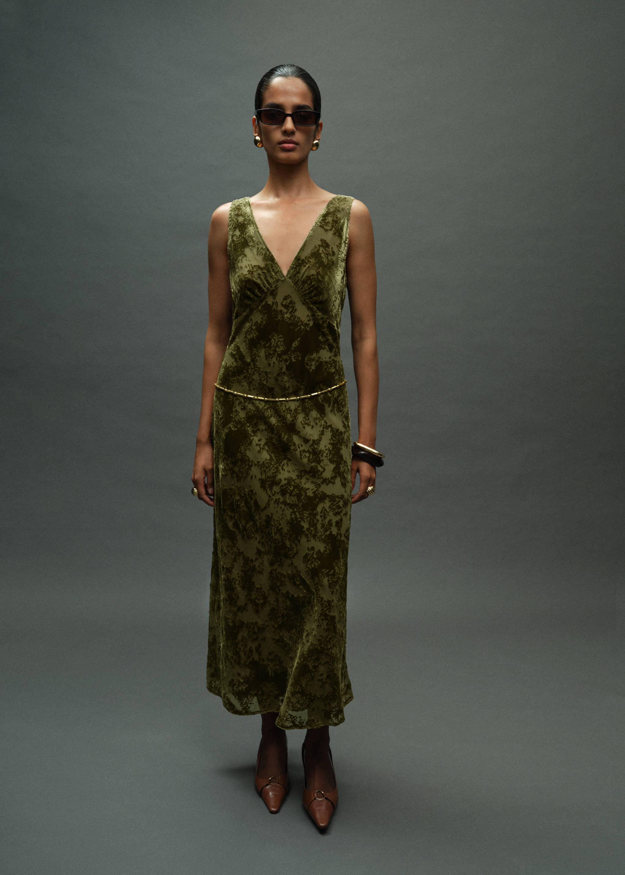 Jacquard V-neck dress - General plane