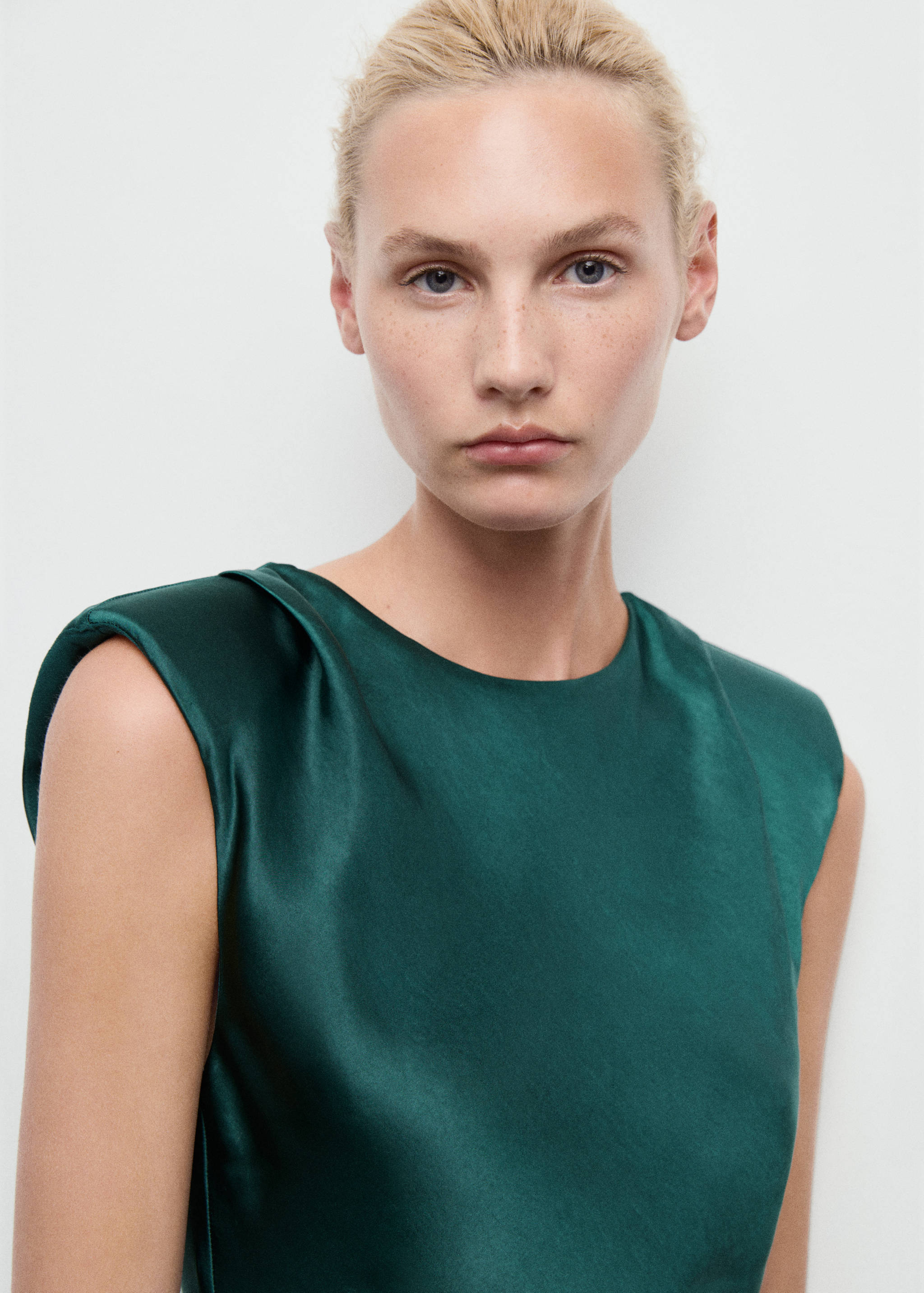 Tailliertes Satin-Kleid - Detail des Artikels 1