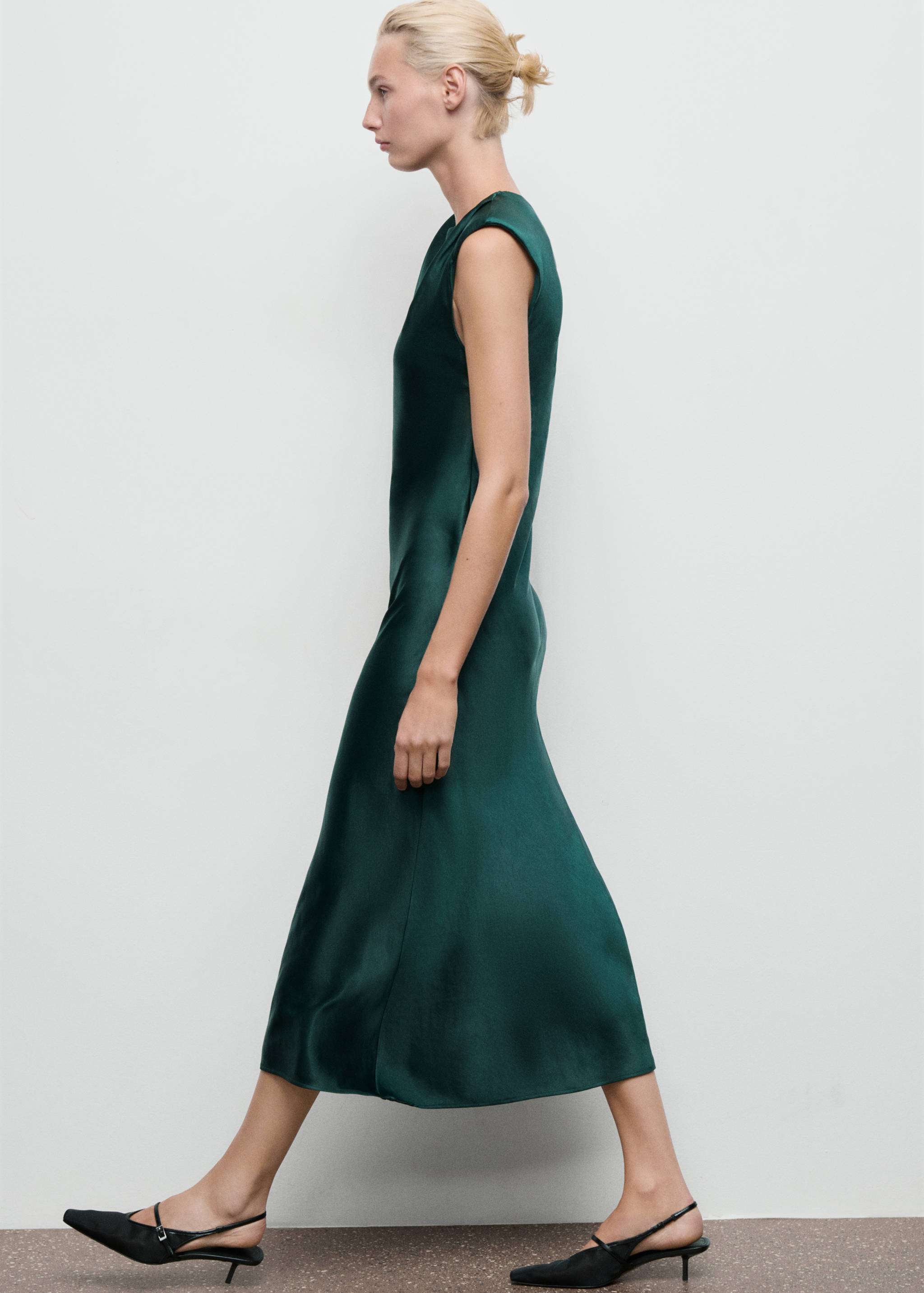 Tailliertes Satin-Kleid - Detail des Artikels 2