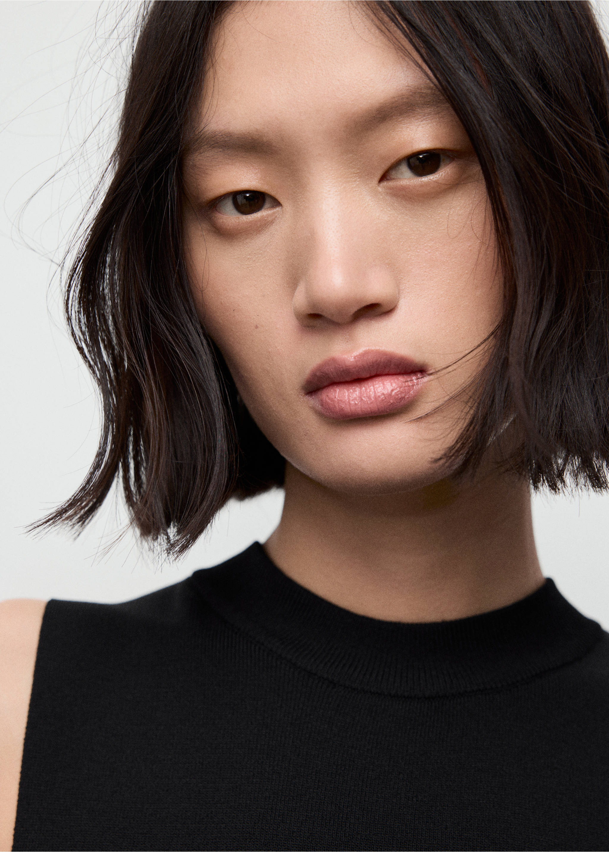 Combined woven dress with belt - Details of the article 1, Black. Ref: 17025819-00.