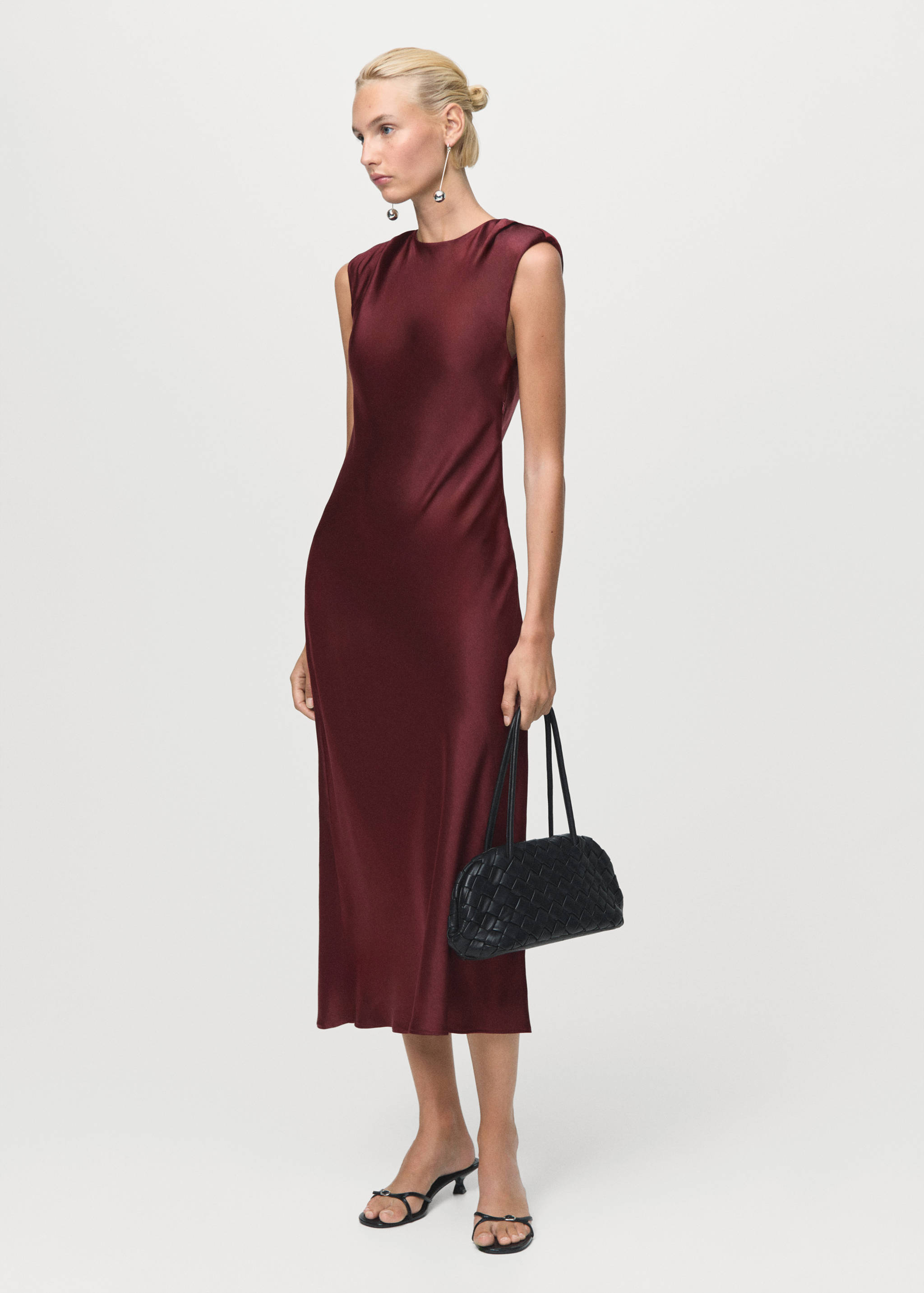 Tailliertes Satin-Kleid - Allgemeine Ansicht