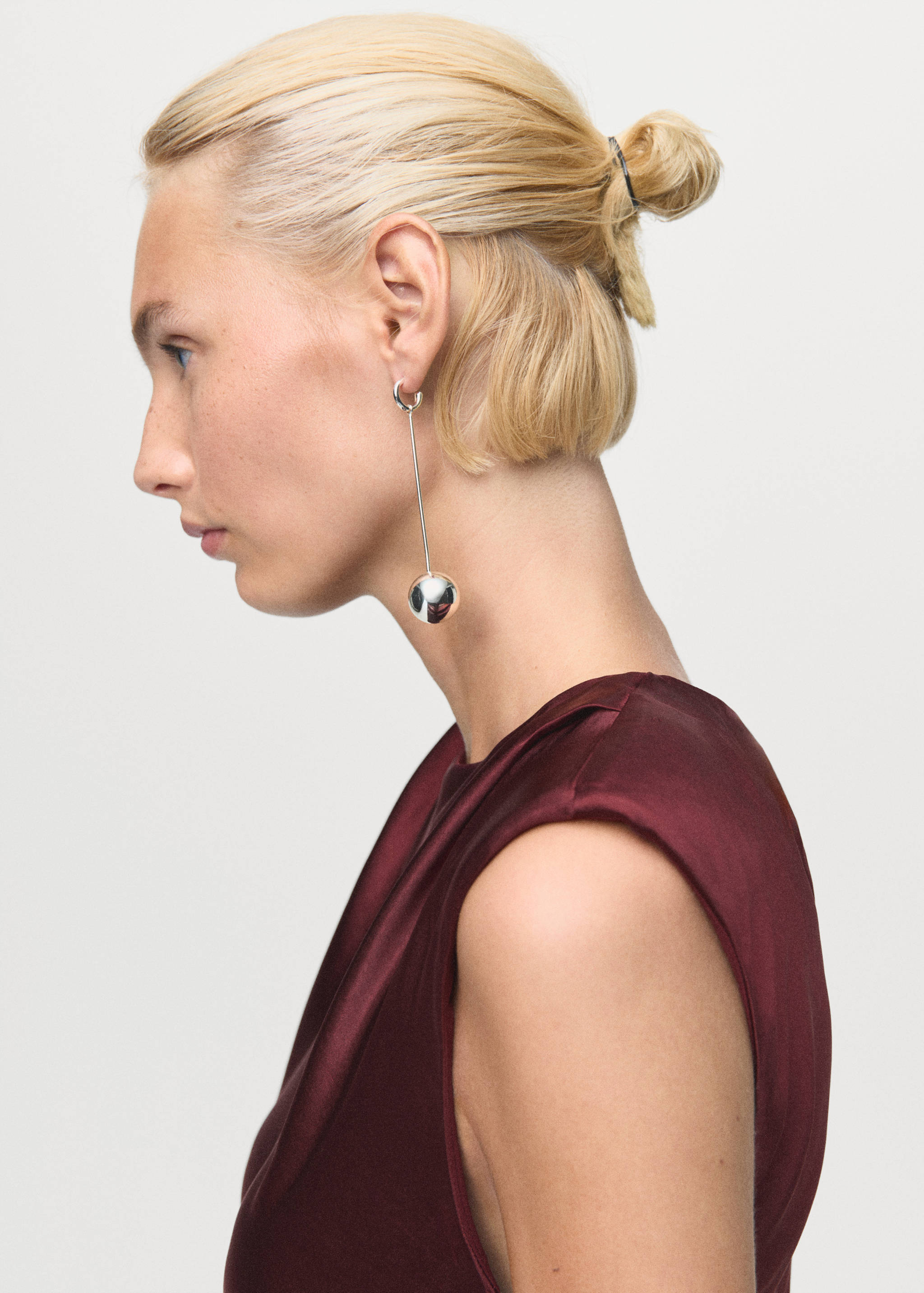 Tailliertes Satin-Kleid - Detail des Artikels 1