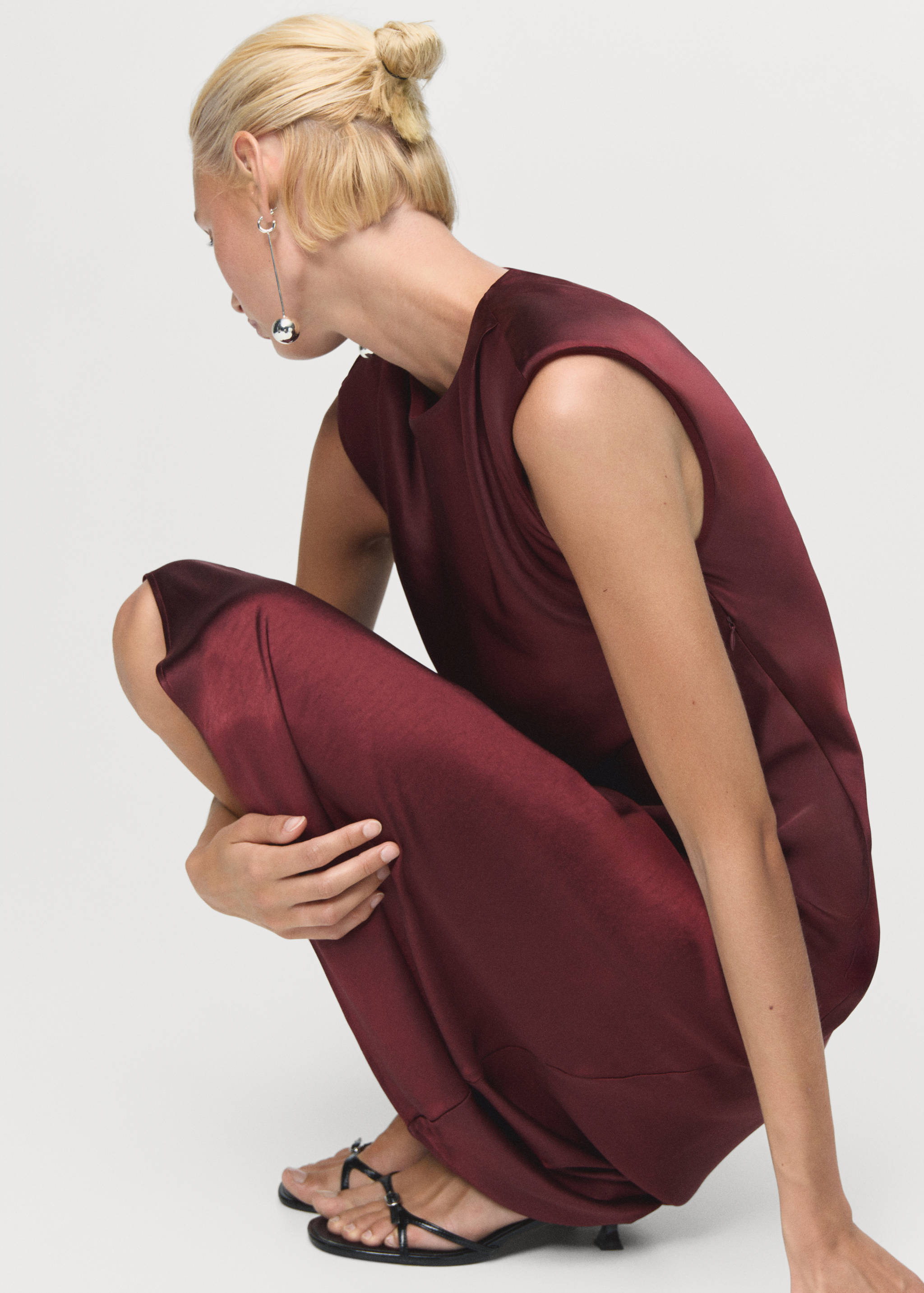 Tailliertes Satin-Kleid - Detail des Artikels 2