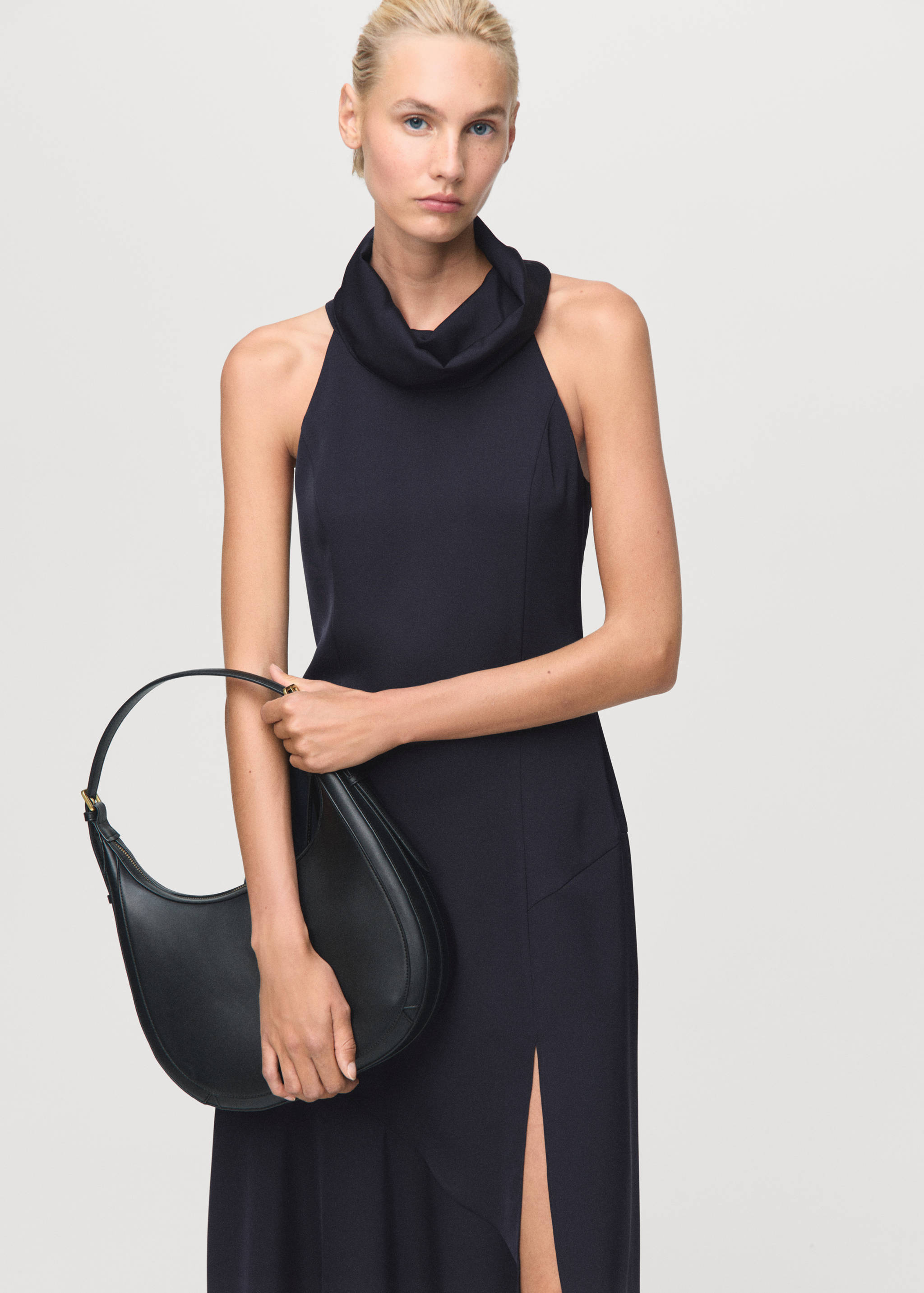 Draped neck dress with opening - Medium plane