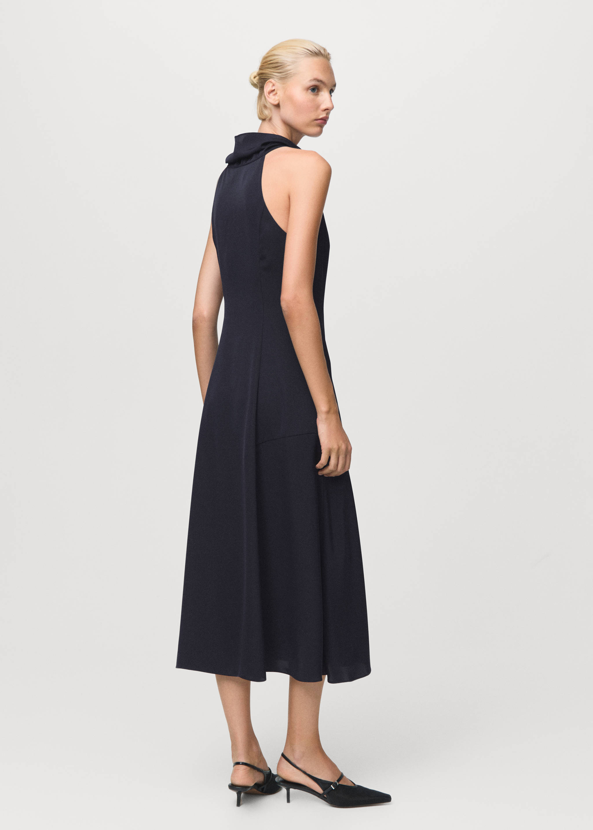 Draped neck dress with opening - Reverse of the article