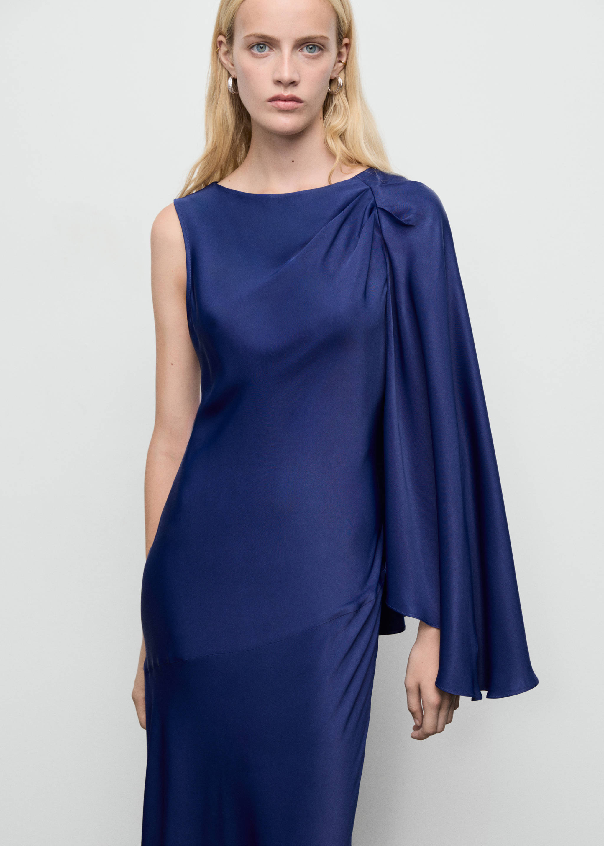 Asymmetrical satin dress - Medium plane