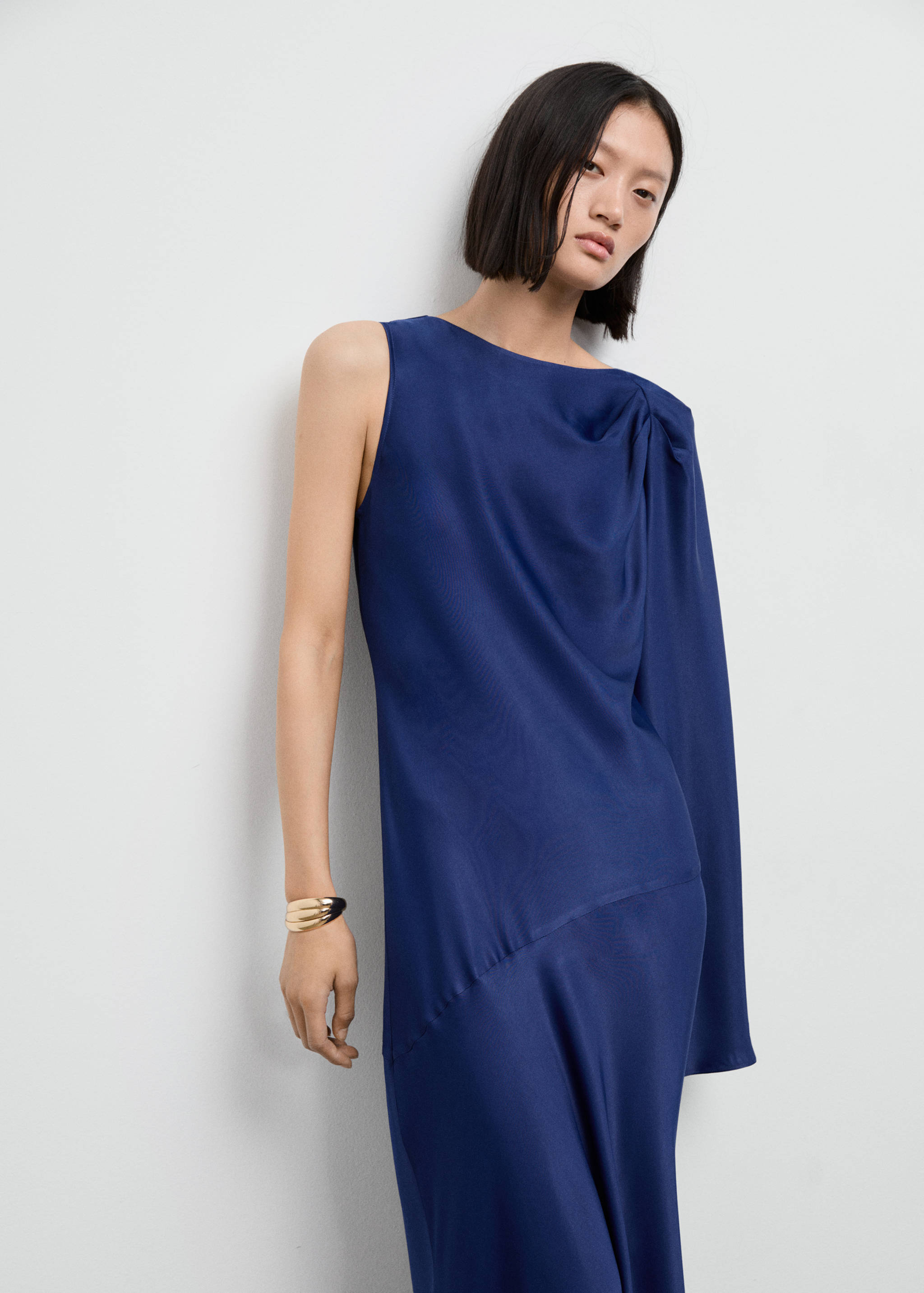 Asymmetrical satin dress - Details of the article 2