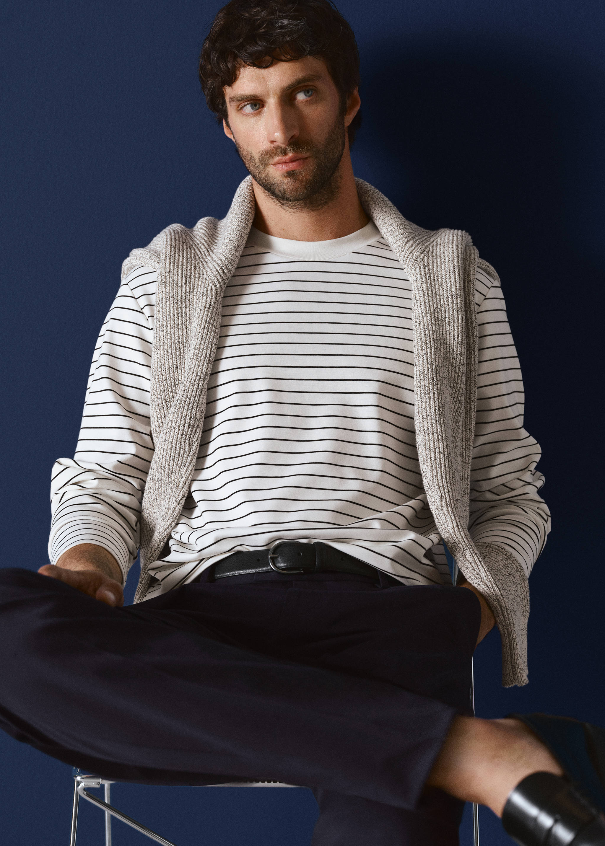 Striped long sleeves t-shirt - Details of the article 3