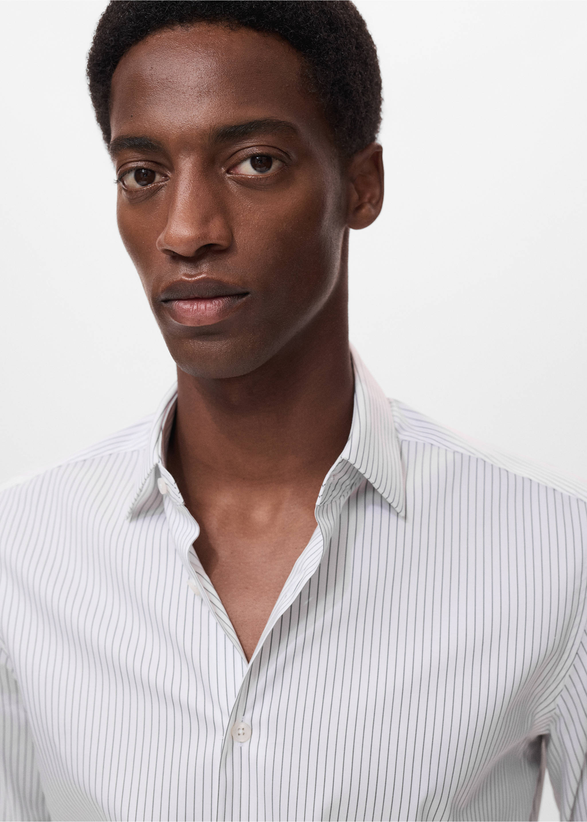 Chemise regular-fit coton rayures non iron - Détail de l'article 1, Kaki. Ref: 17025982-00.