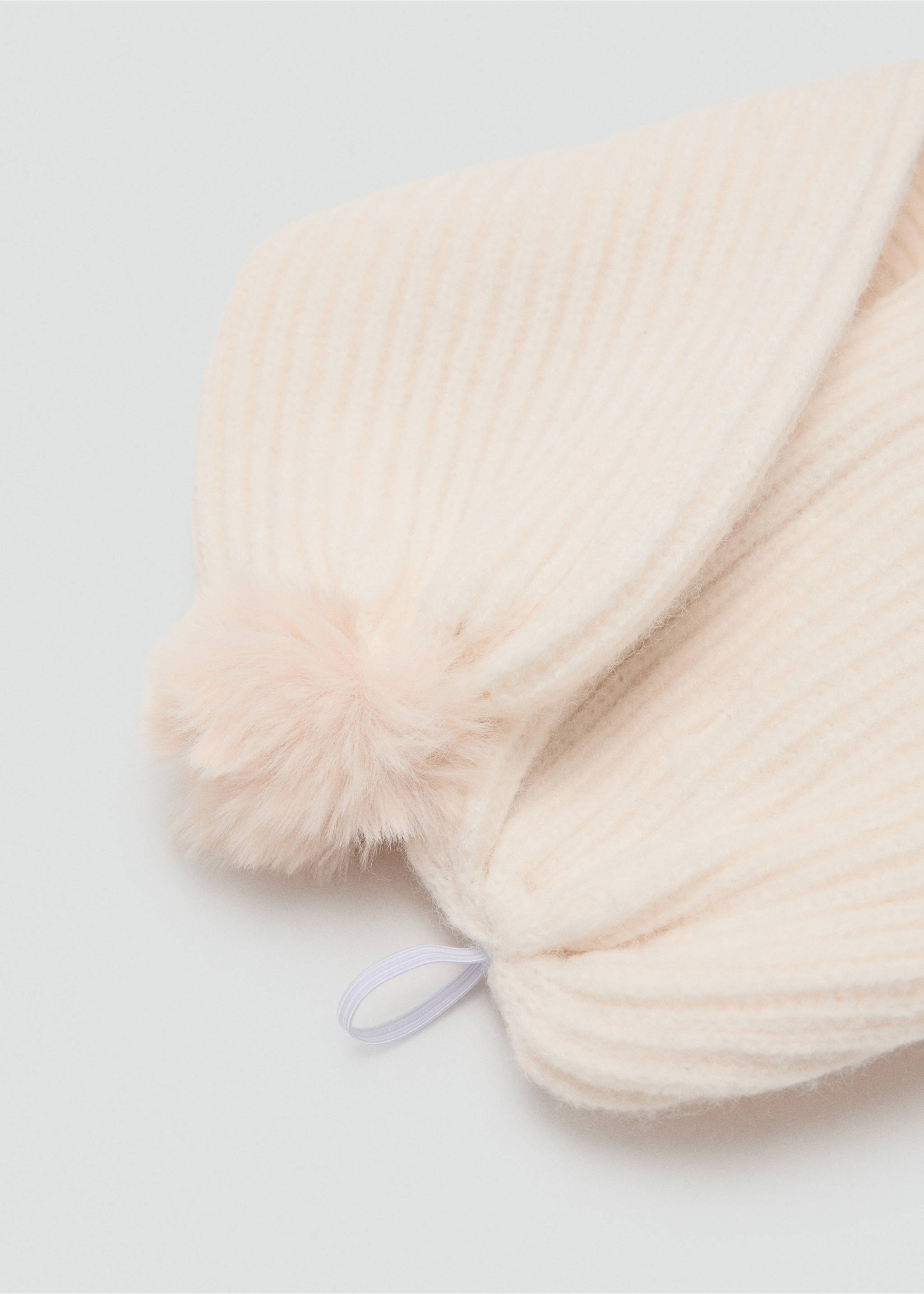 Bufanda punto pompón - Plano medio, Arena. Ref: 17025985-00.