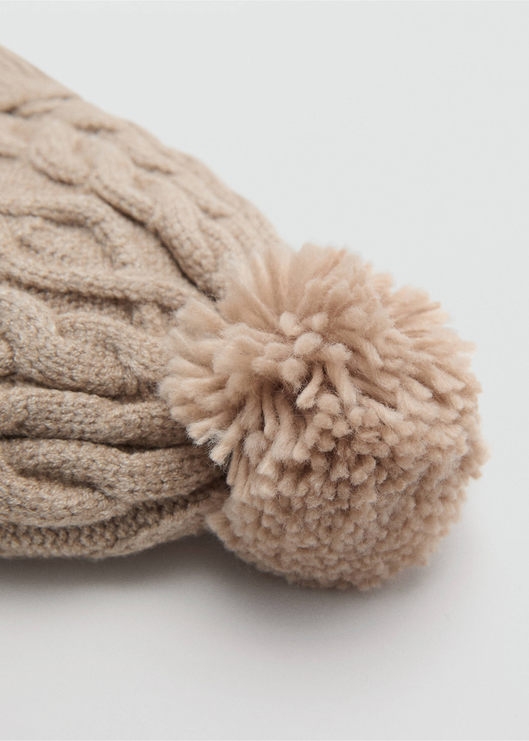 Gorro punto borla - Plano medio, Arena. Ref: 17025986-00.