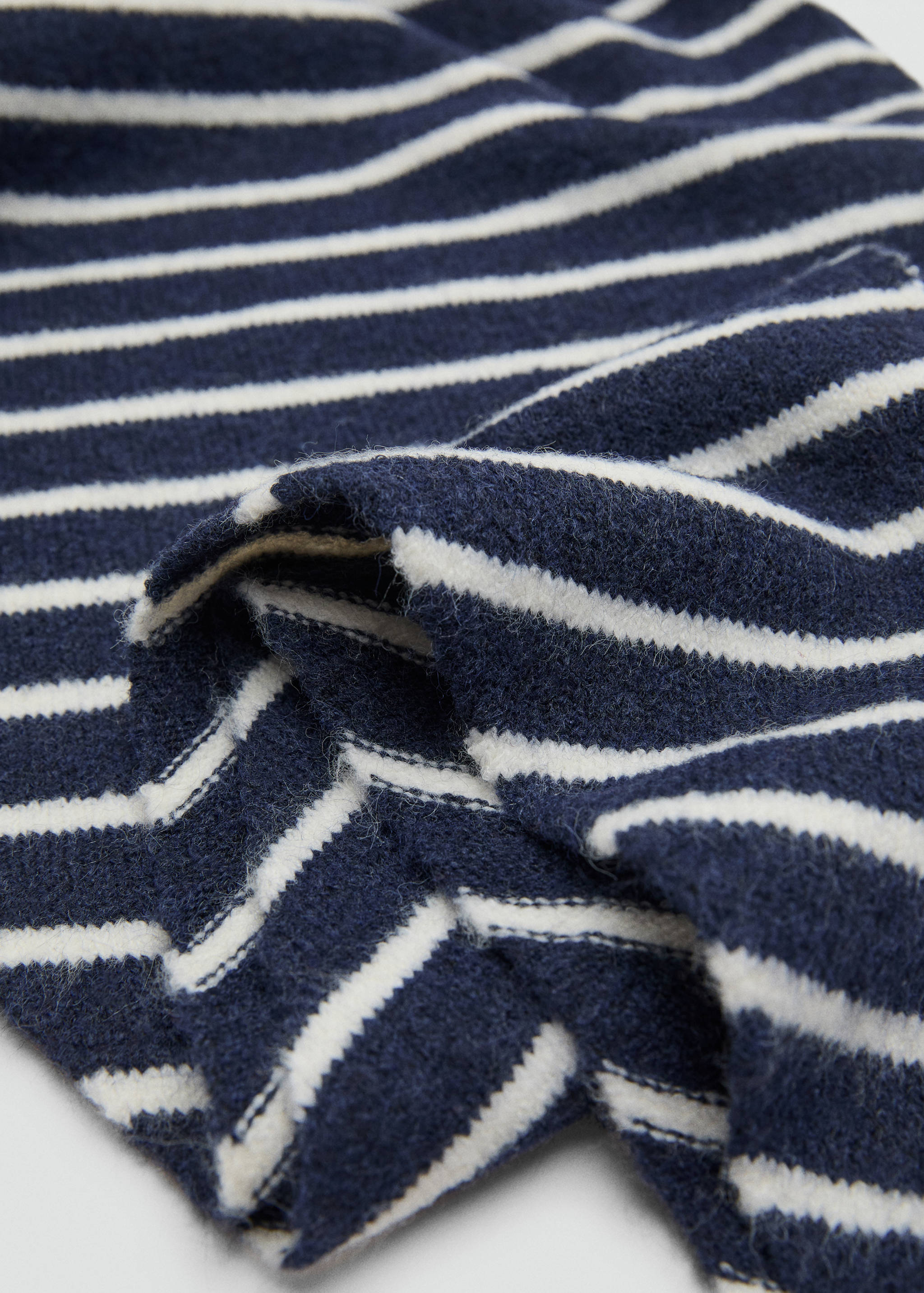 Bufanda rayas - Plano medio