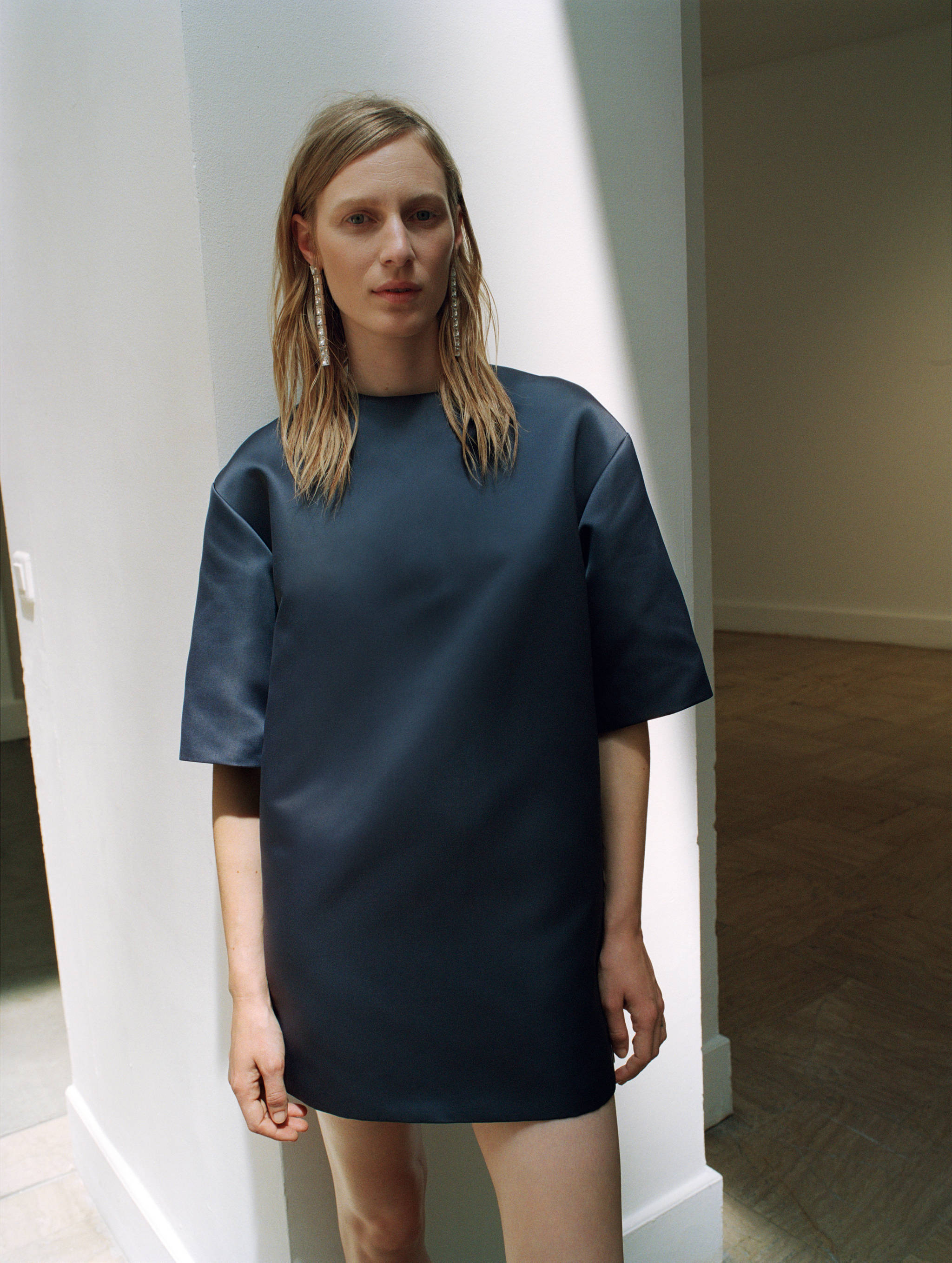 Short satin dress - Details of the article 9