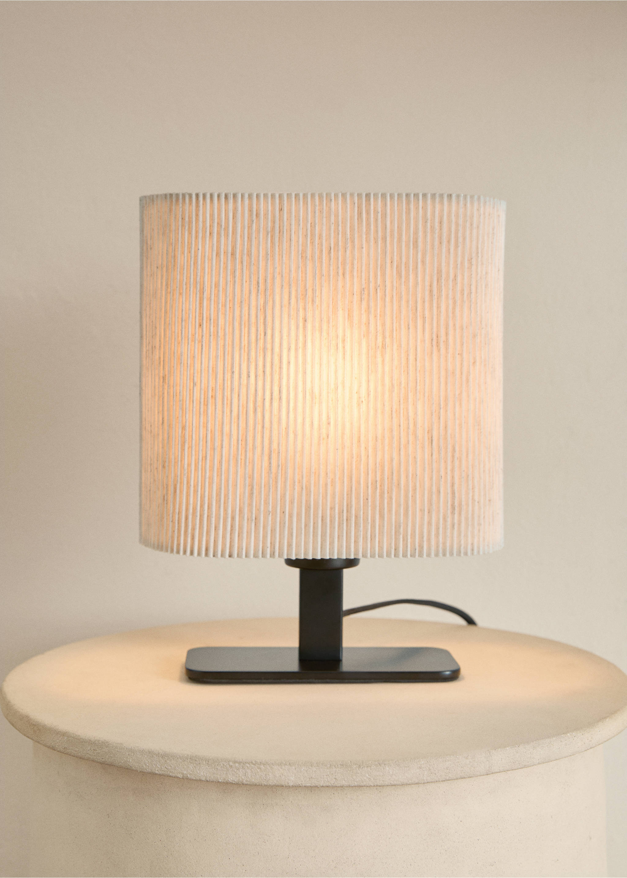 Pleated table lamp - General plane, Beige. Ref: 17026725-00.
