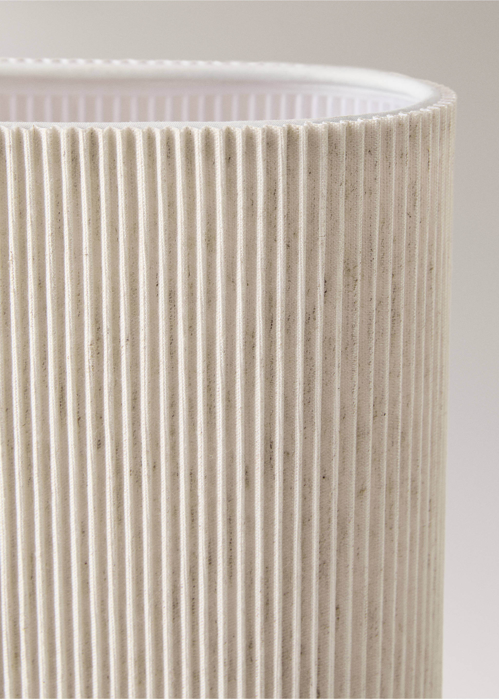 Pleated table lamp - Details of the article 3, Beige. Ref: 17026725-00.