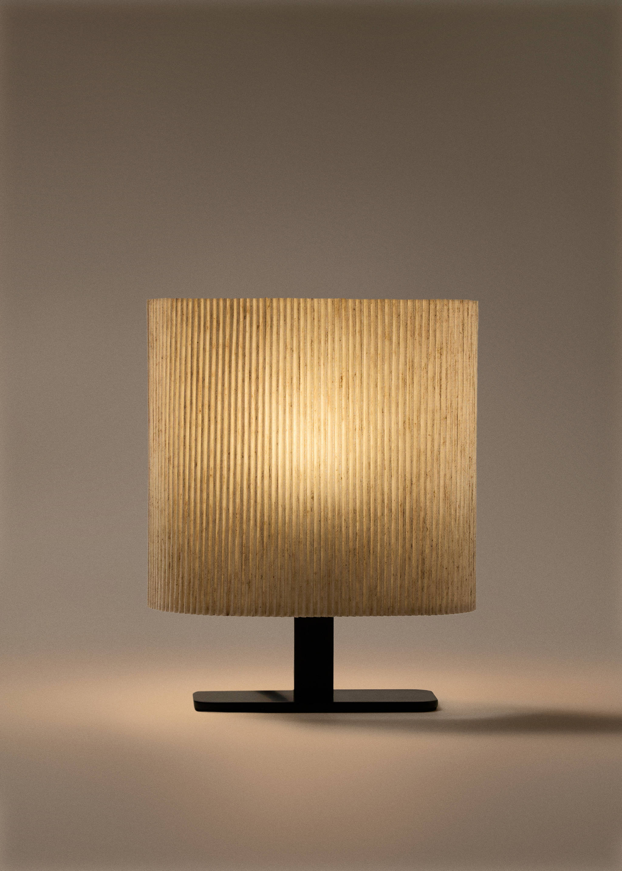 Pleated table lamp - Details of the article 5