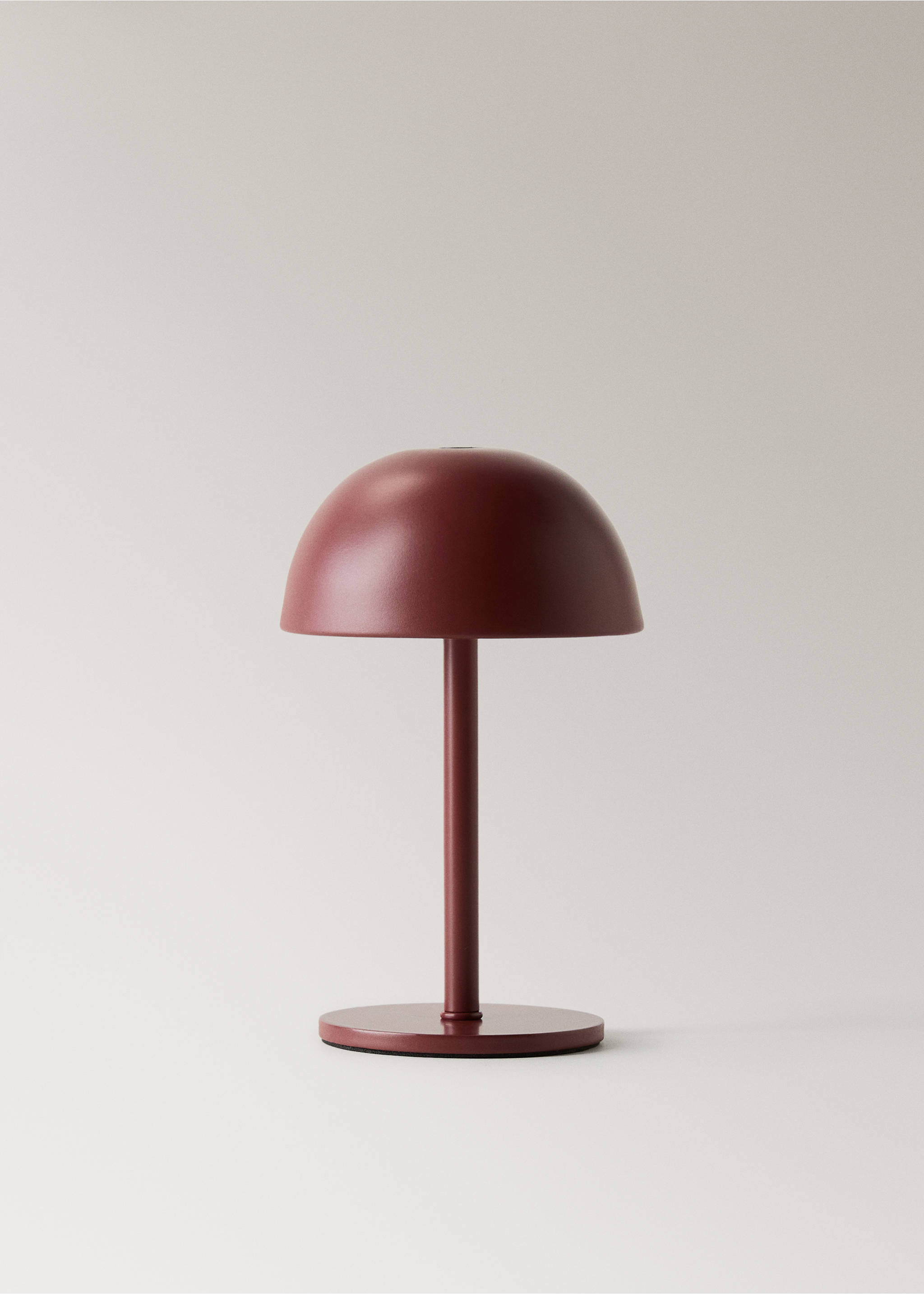 Tactile metal table lamp - Article without model, Maroon. Ref: 17026726-00.