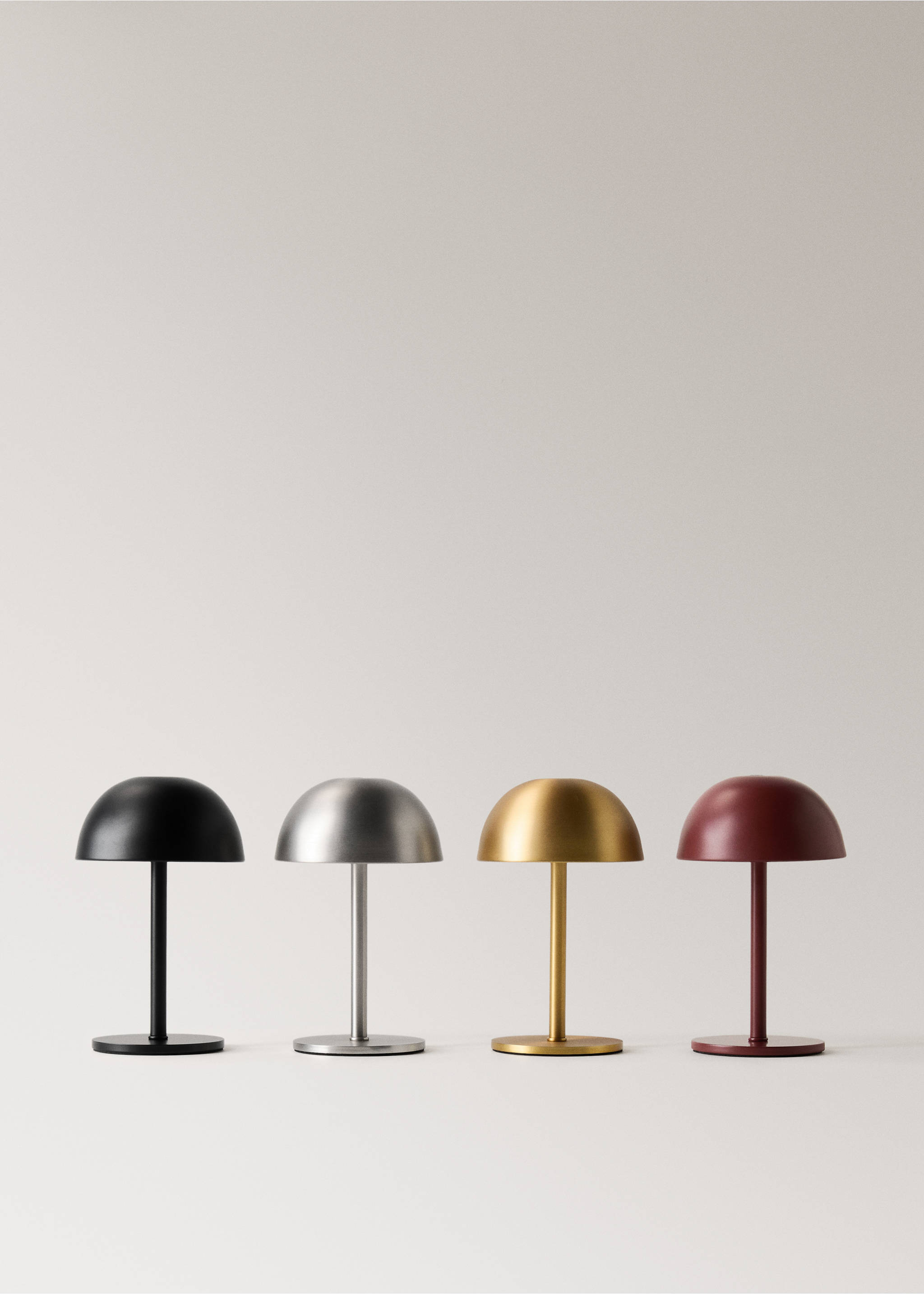 Tactile metal table lamp - Details of the article 5, Black. Ref: 17026726-00.