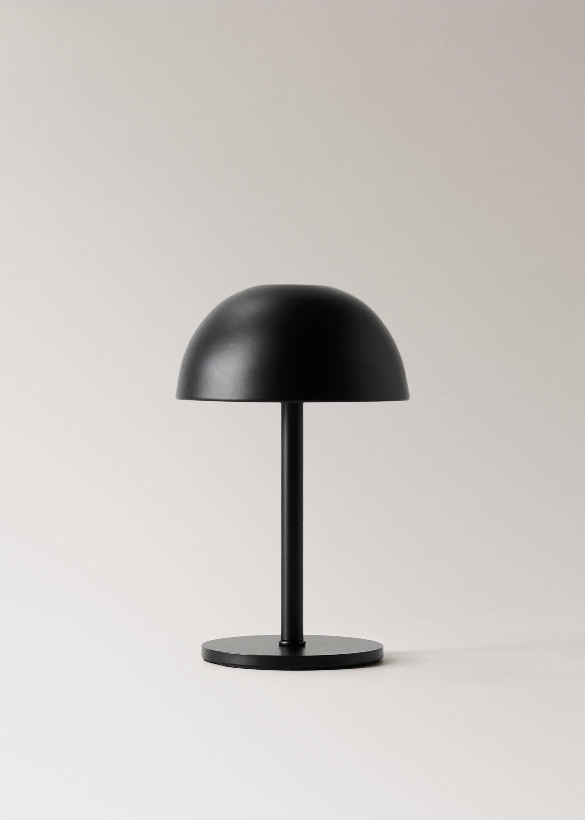 Tactile metal table lamp - Article without model, Black. Ref: 17026726-00.