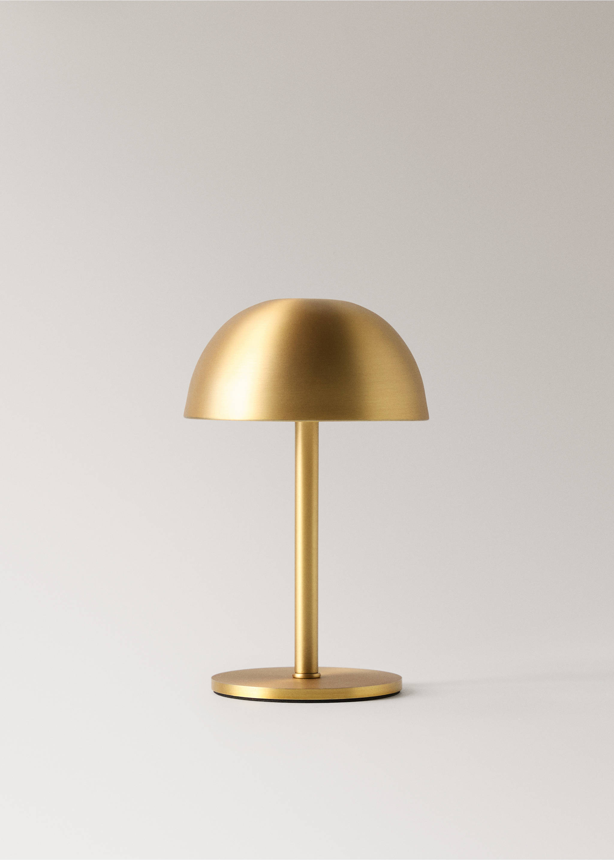 Tactile metal table lamp - Article without model, Gold. Ref: 17026726-00.