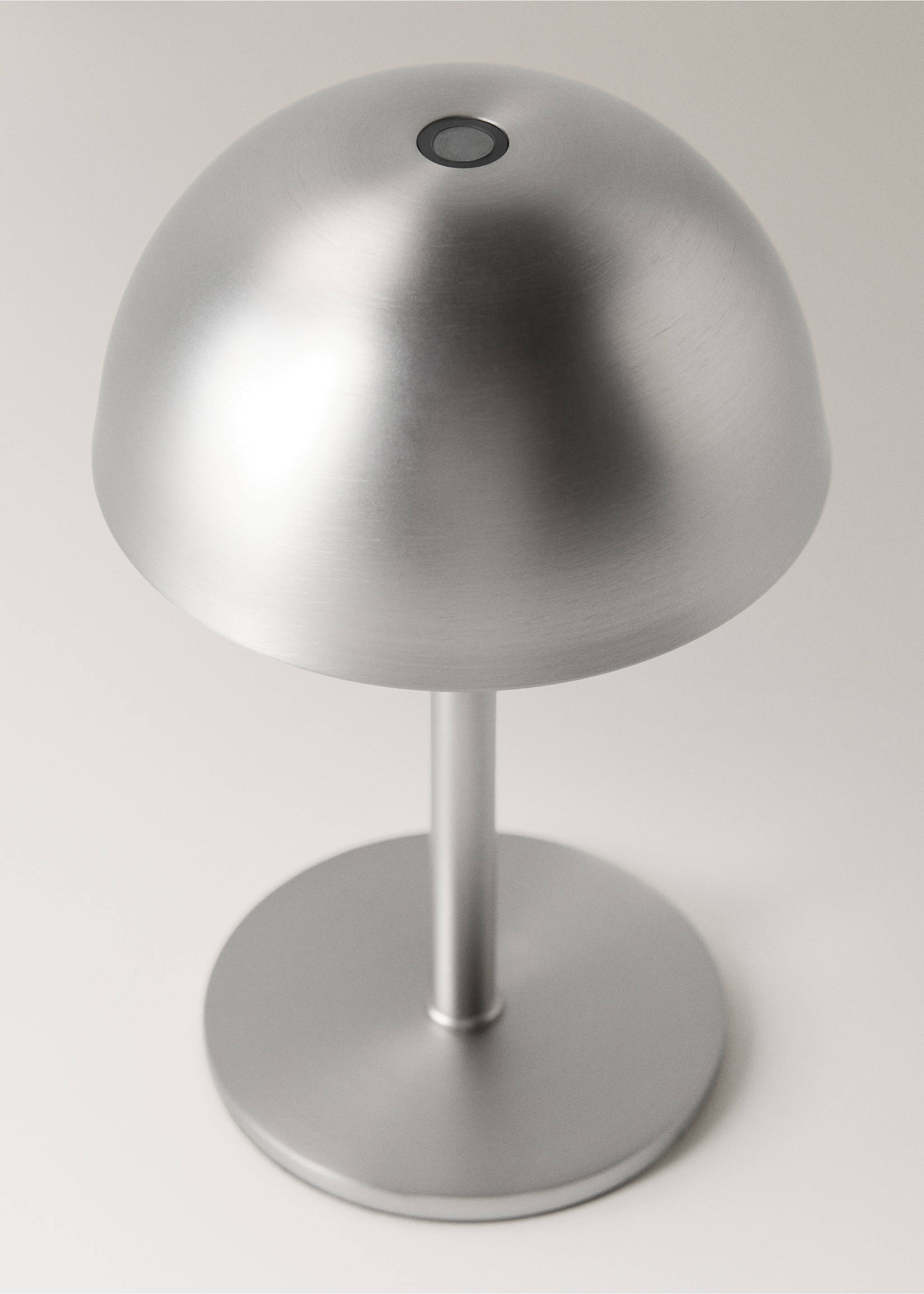Tactile metal table lamp - Details of the article 1, Silver. Ref: 17026726-00.