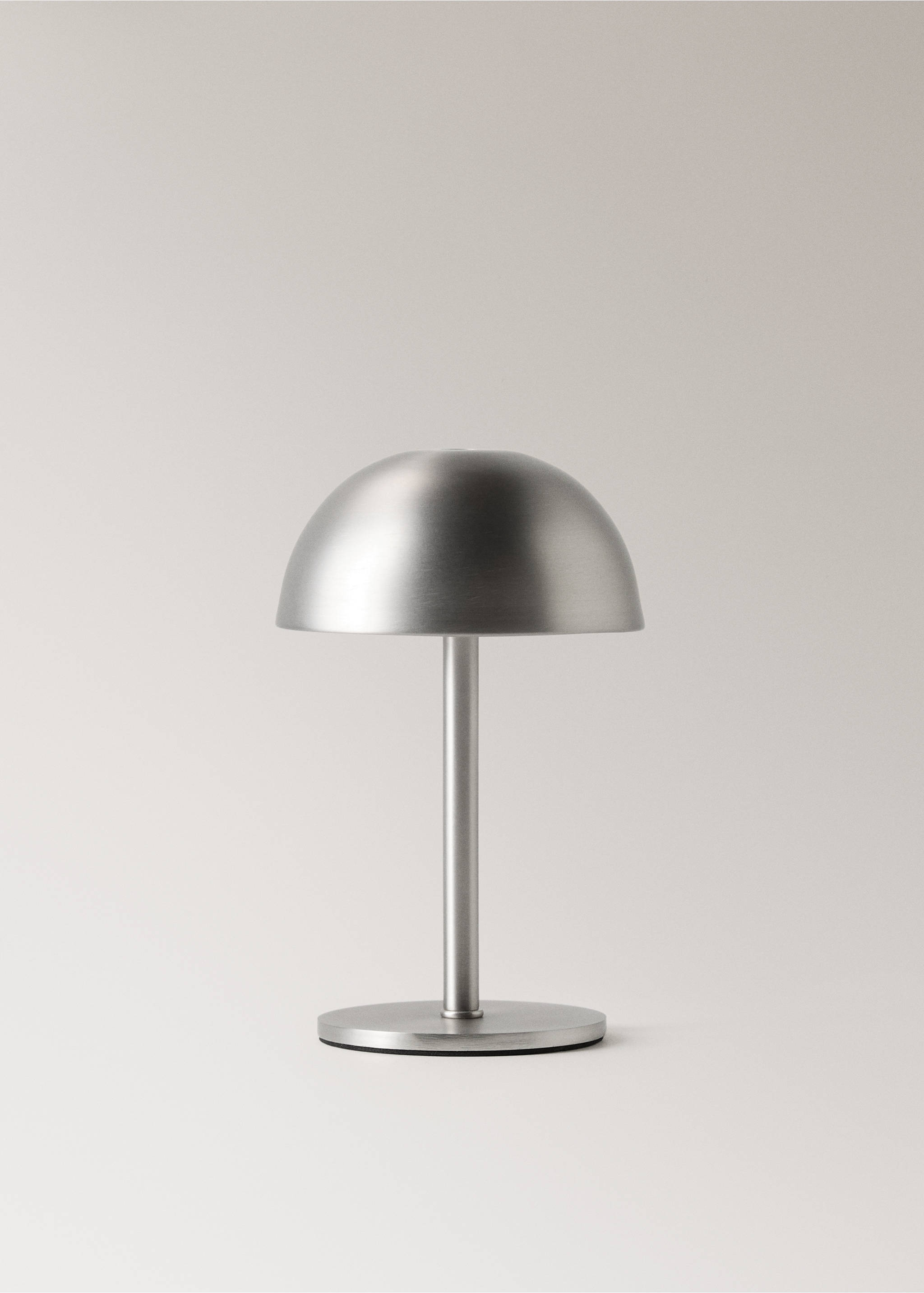 Tactile metal table lamp - Article without model, Silver. Ref: 17026726-00.