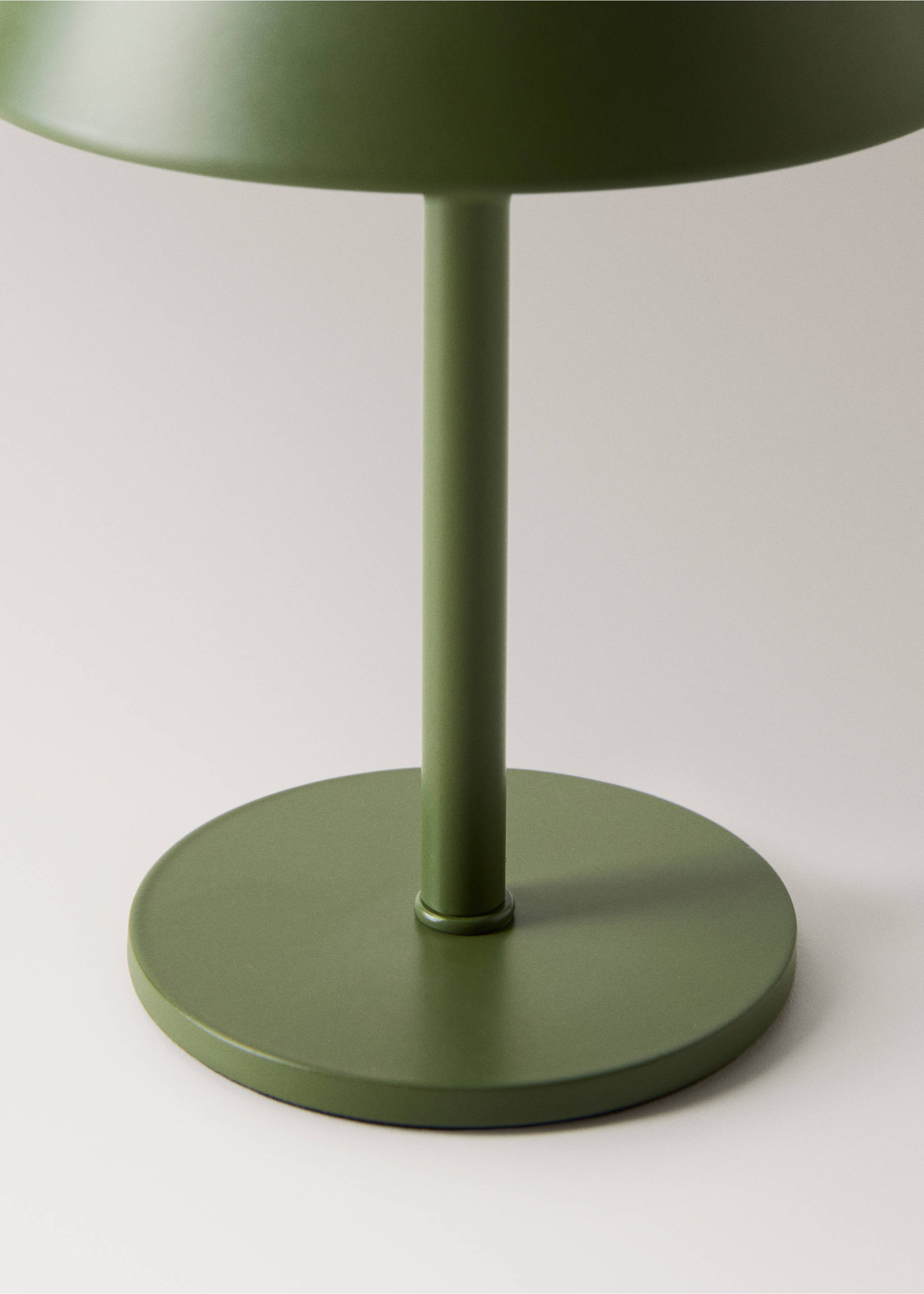Metal table lamp - Details of the article 2, Green. Ref: 17026727-00.