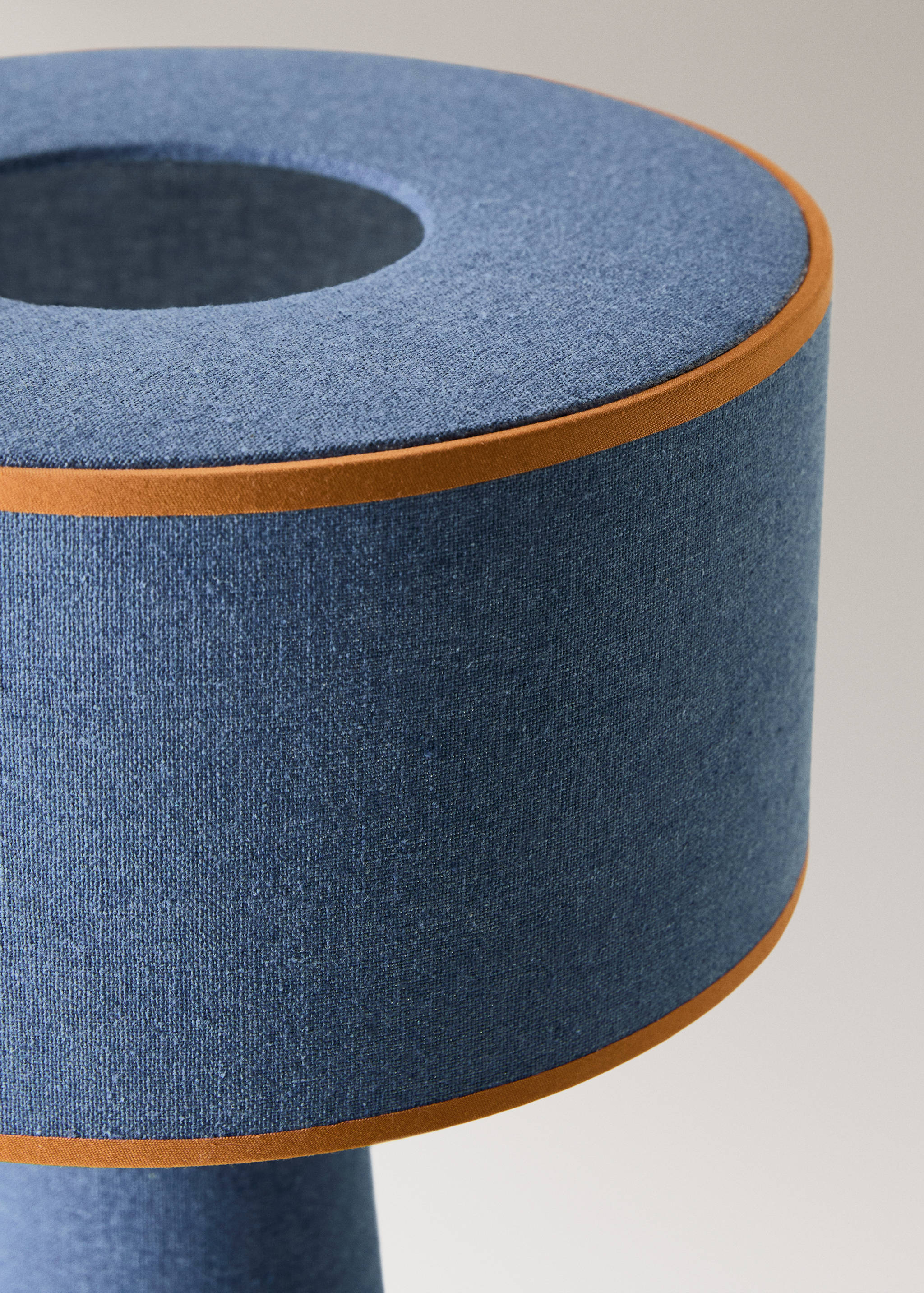 Medium woven table lamp - Details of the article 2