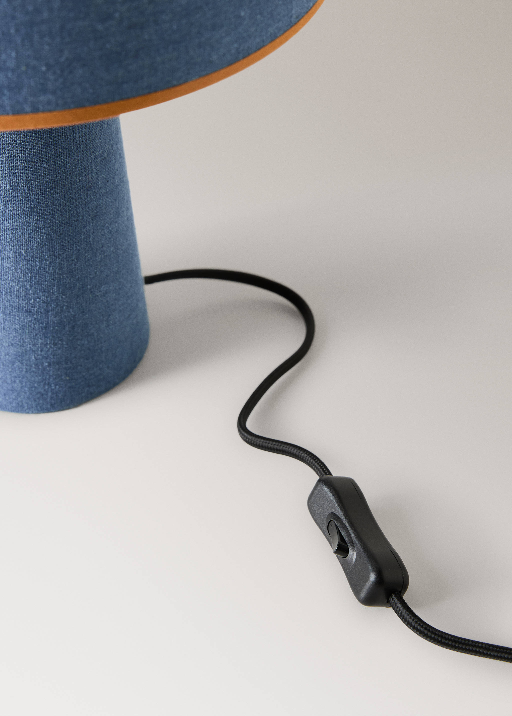 Medium woven table lamp - Details of the article 3